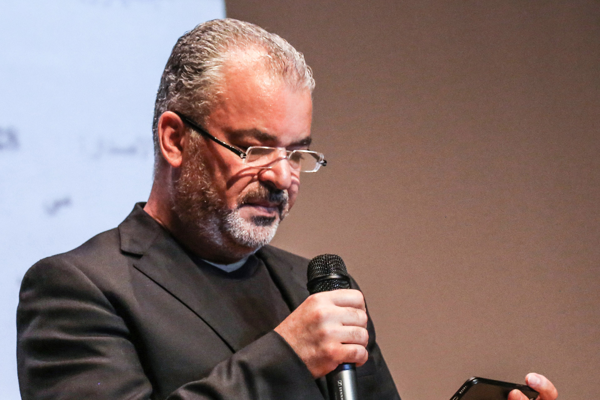 شطب أمل عرفة ونور مهنا من نقابة الفنانين السوريين وتغييرات في المجلس المركزي