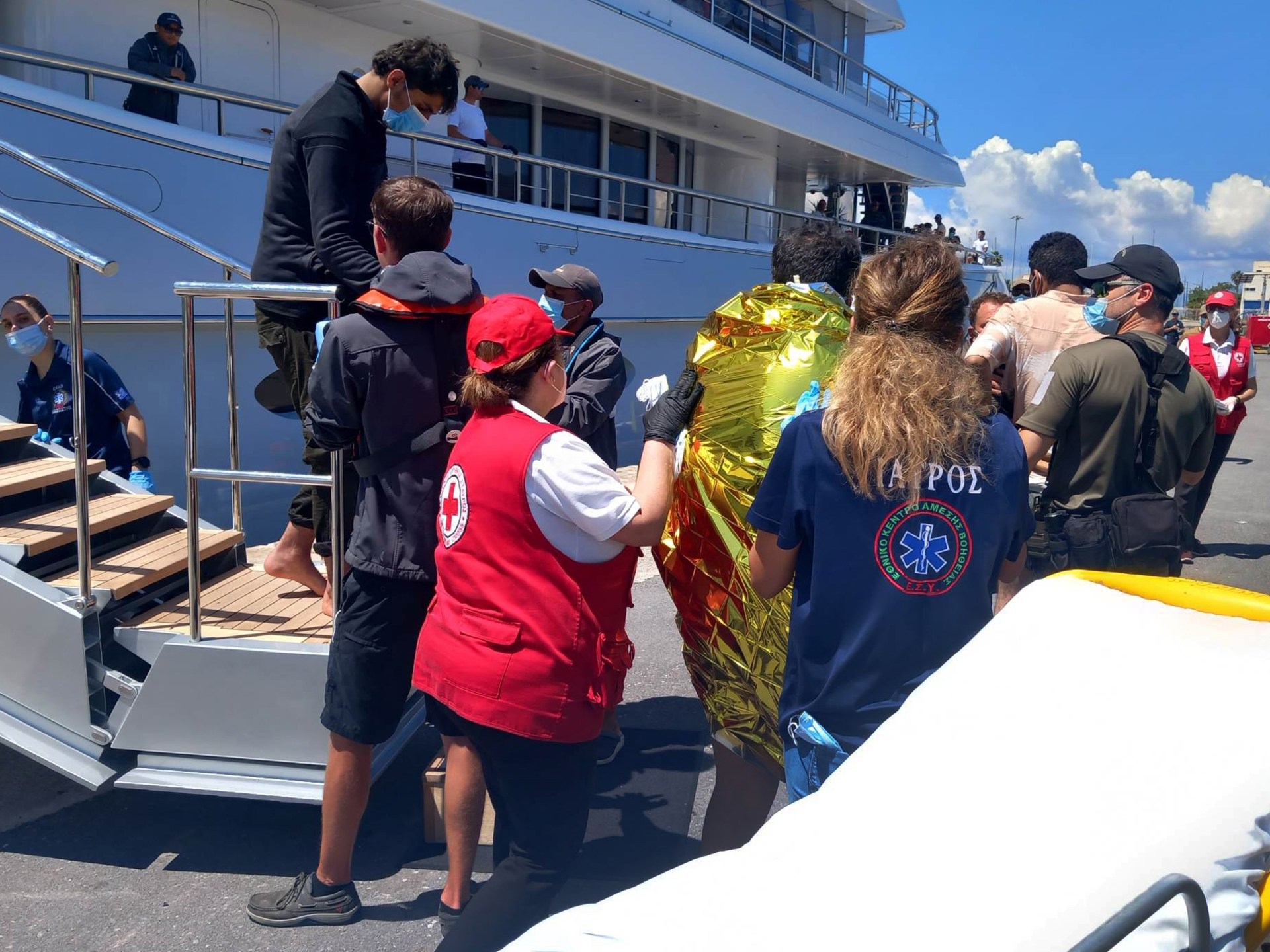 اليونان وقبرص تشددان قوانين الهجرة: نظرة على السياسات الجديدة وتأثيرها