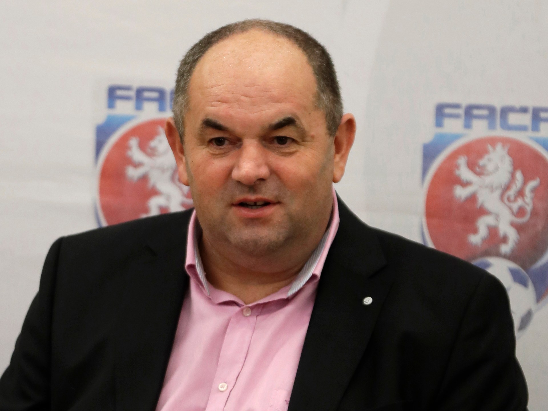 تأييد سجن رئيس اتحاد الكرة التشيكي السابق بتهمة الاحتيال