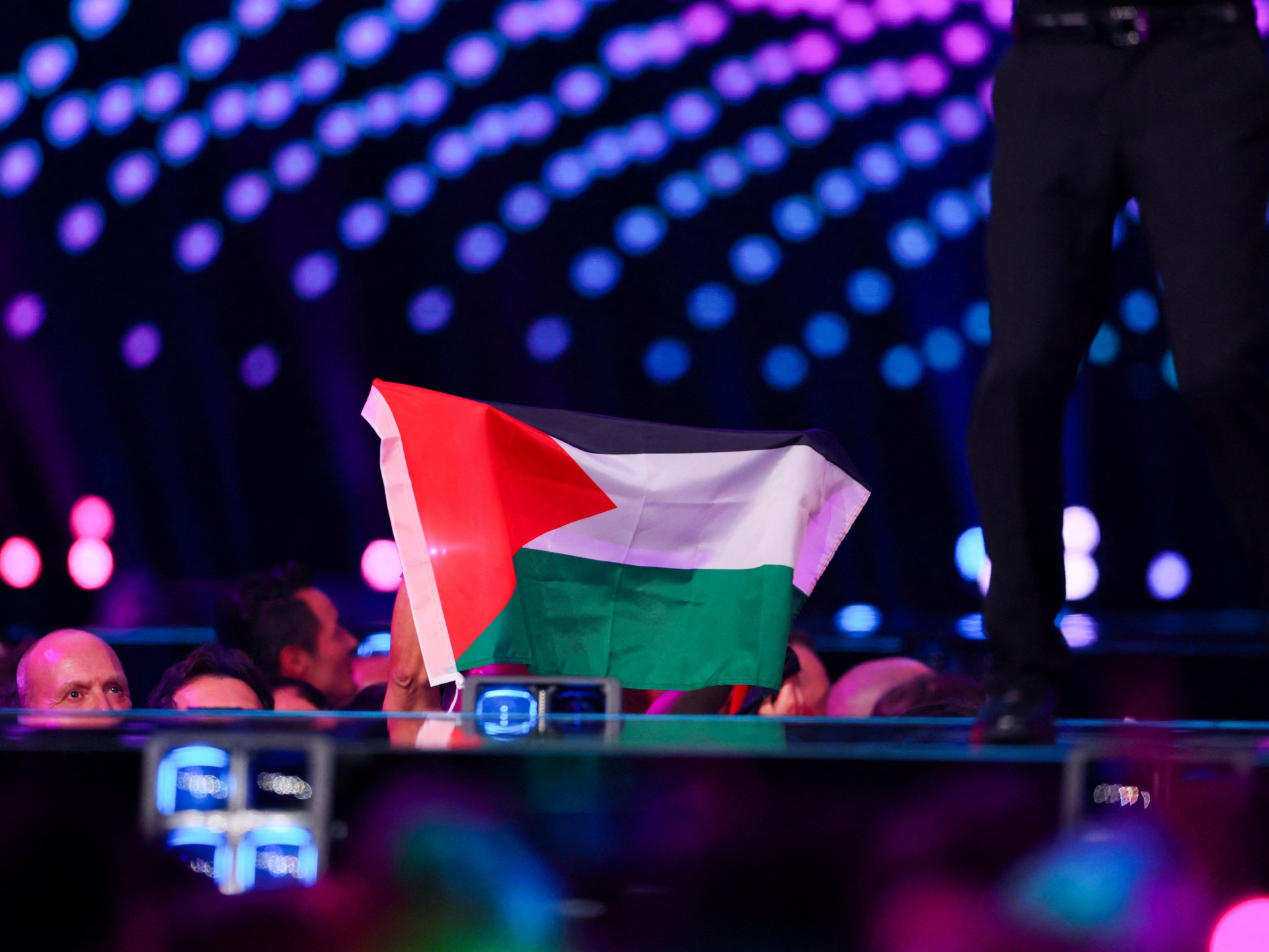 أعلام فلسطين حاضرة في منافسات "يوروفيجن 2025" وسيلين ديون تطل برسالة