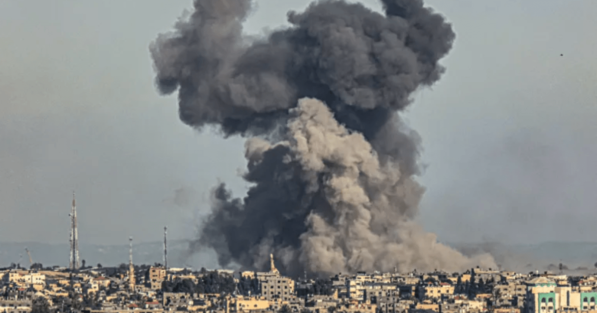 استشهاد الصحفي حسن إصليح: قصف إسرائيلي متعمد يستهدف الطواقم الطبية في غزة