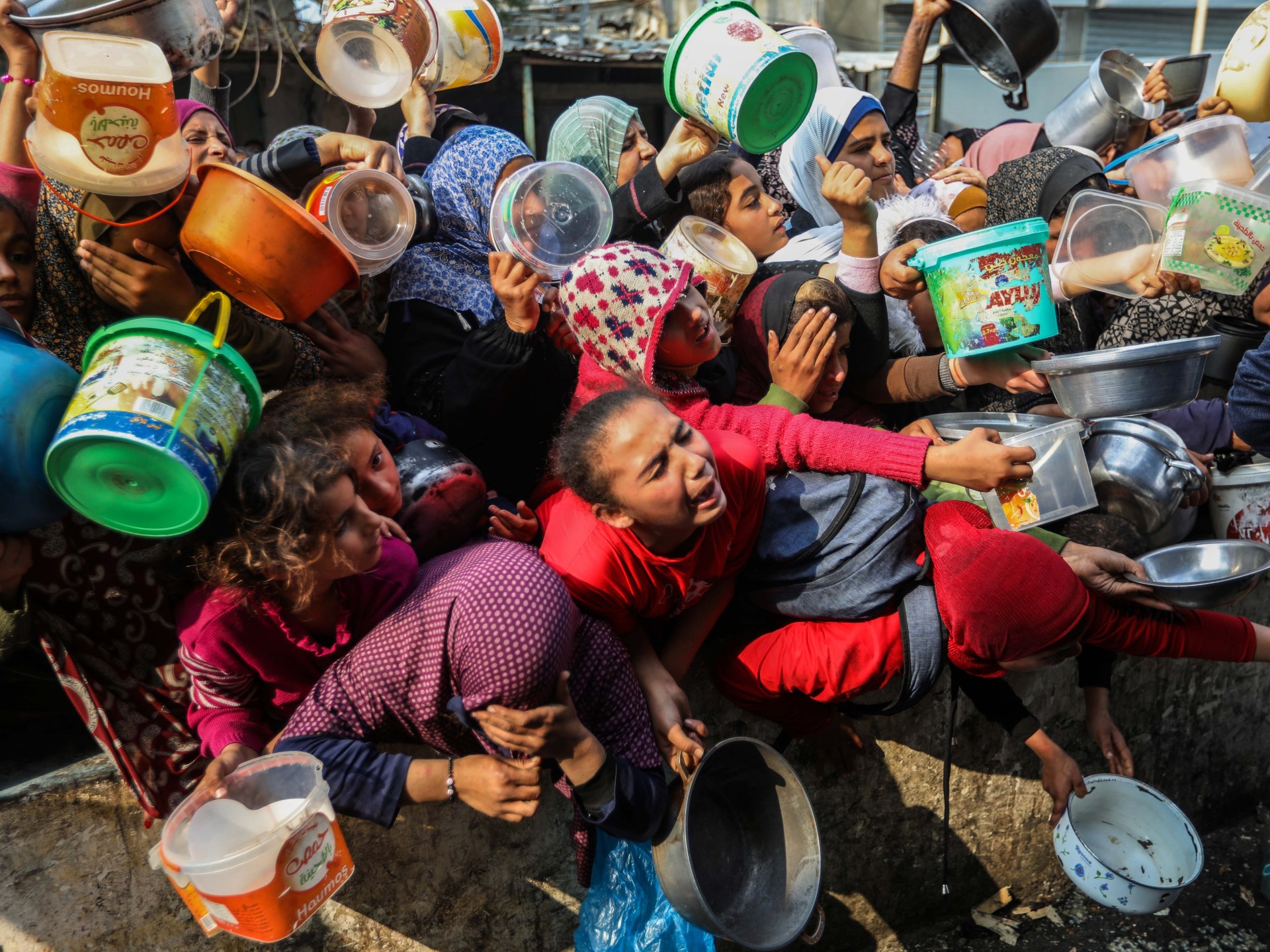 غزة على شفا كارثة إنسانية: تحذيرات من المجاعة ورفض لآلية المساعدات الإسرائيلية الجديدة