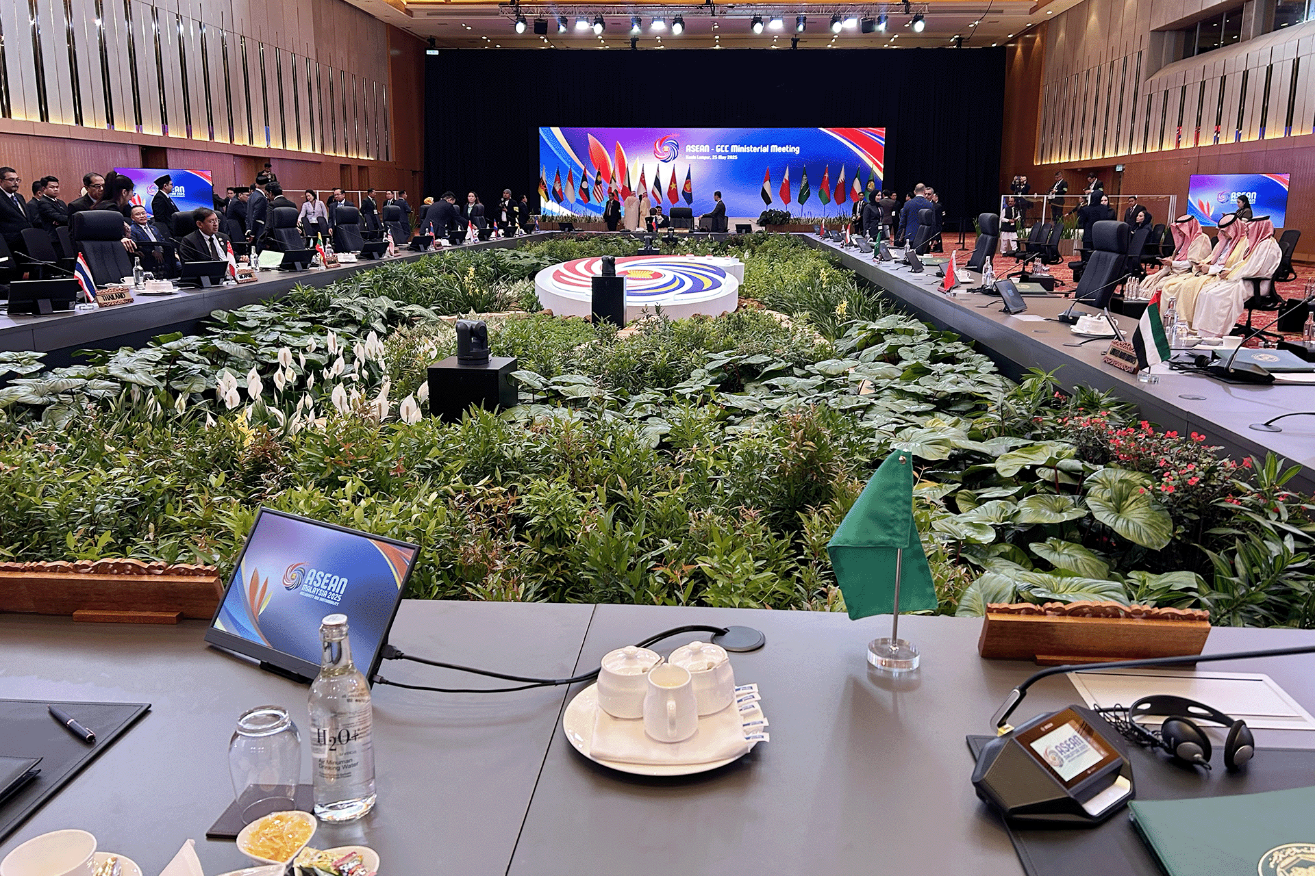 آسيان تعتمد رؤية 2045 وتدين جرائم إسرائيل في غزة