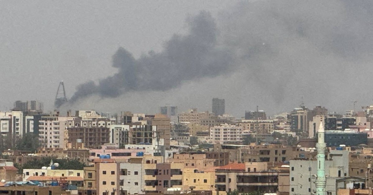 العقوبات الأميركية على السودان: دوافع سياسية أم تداعيات اقتصادية مدمرة؟