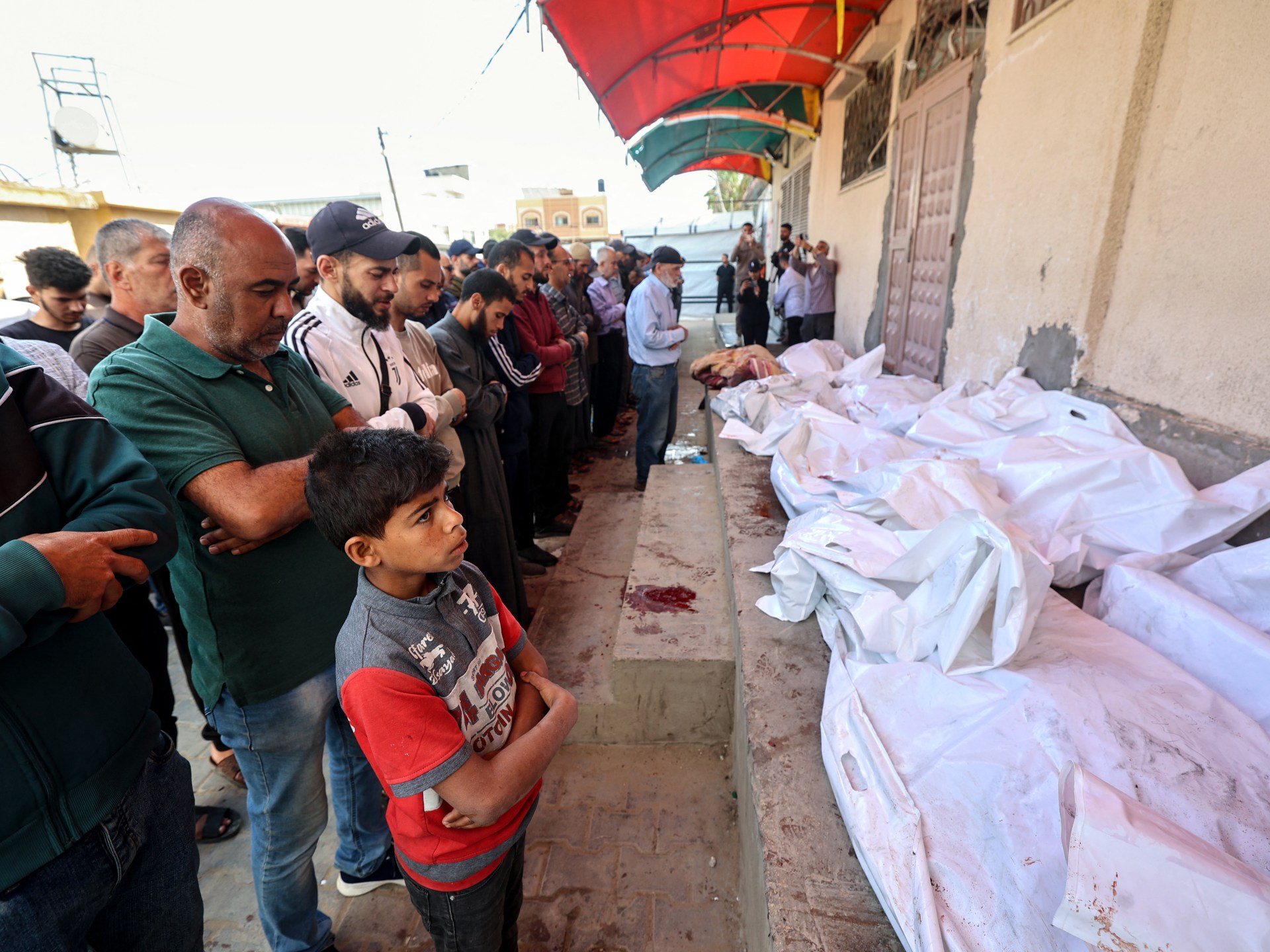 غزة تحت القصف: تصاعد الضحايا المدنيين مع إعلان إسرائيل عن خسائر في صفوف جنودها