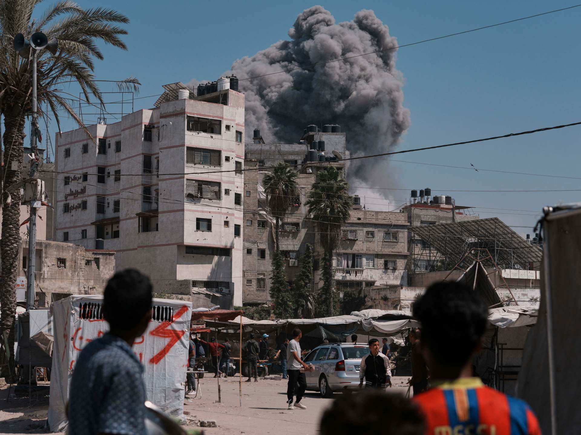 غزة تنزف: 49 شهيدًا في خان يونس.. تصعيد إسرائيلي يستهدف النازحين