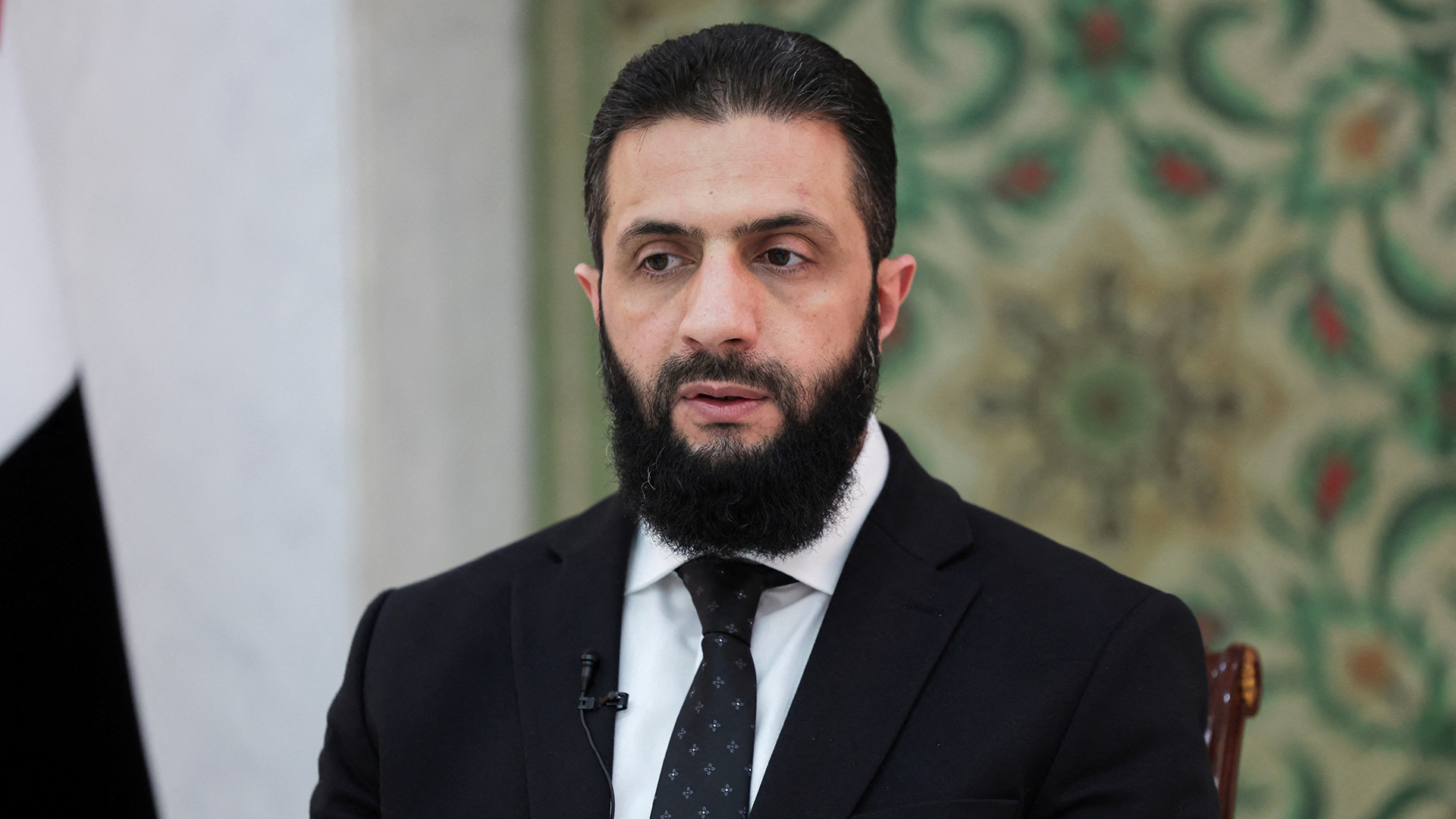 ترامب والأسد في الرياض؟ توقعات بلقاء تاريخي وتخفيف العقوبات عن سوريا