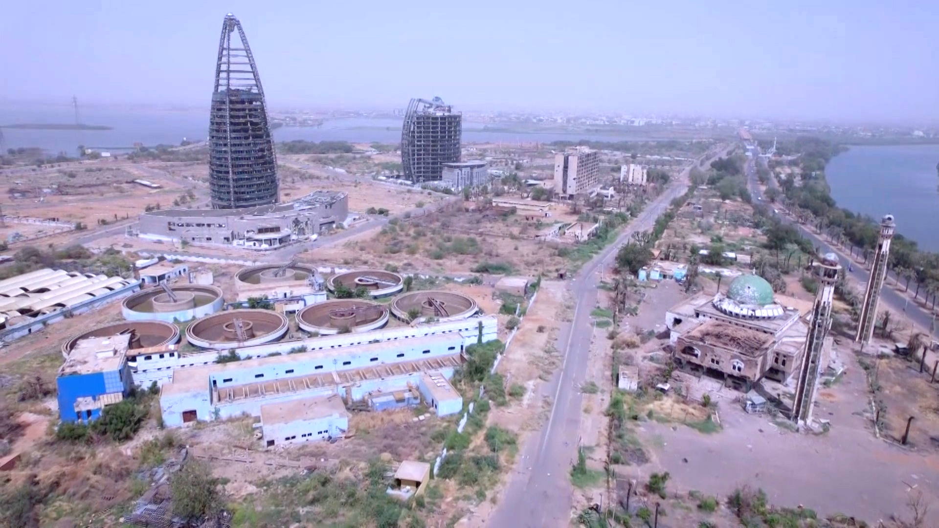 أطلال الخرطوم: عامان من الحرب يمحوان ذاكرة مدينة