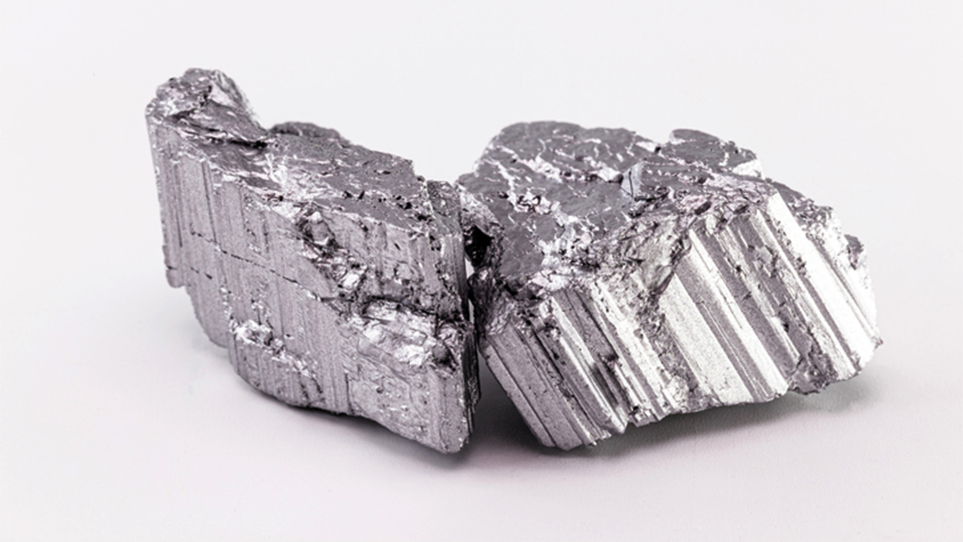 نقص المعادن الأرضية النادرة الصينية يهدد سلاسل التوريد العالمية