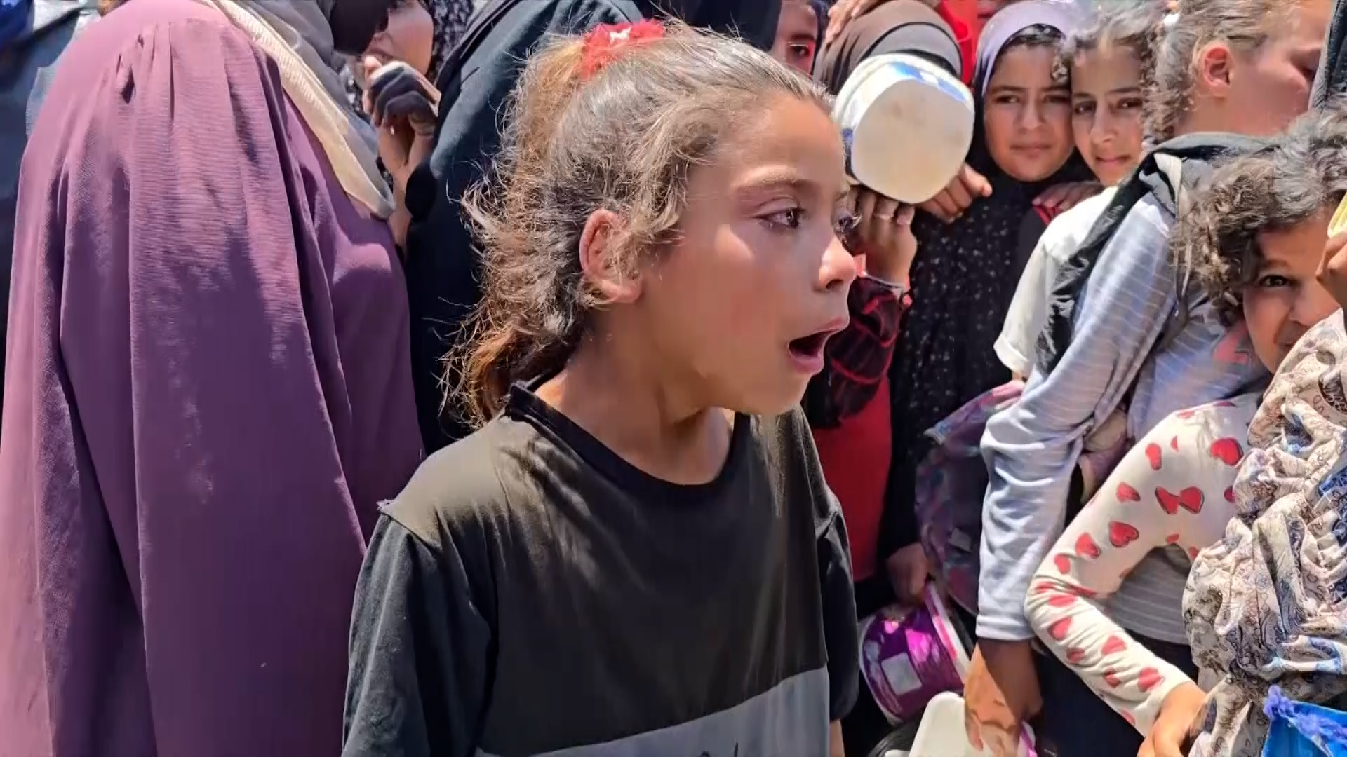 أزمة إنسانية خانقة: غزة تحت الحصار.. وجبة طعام أمل وحيد