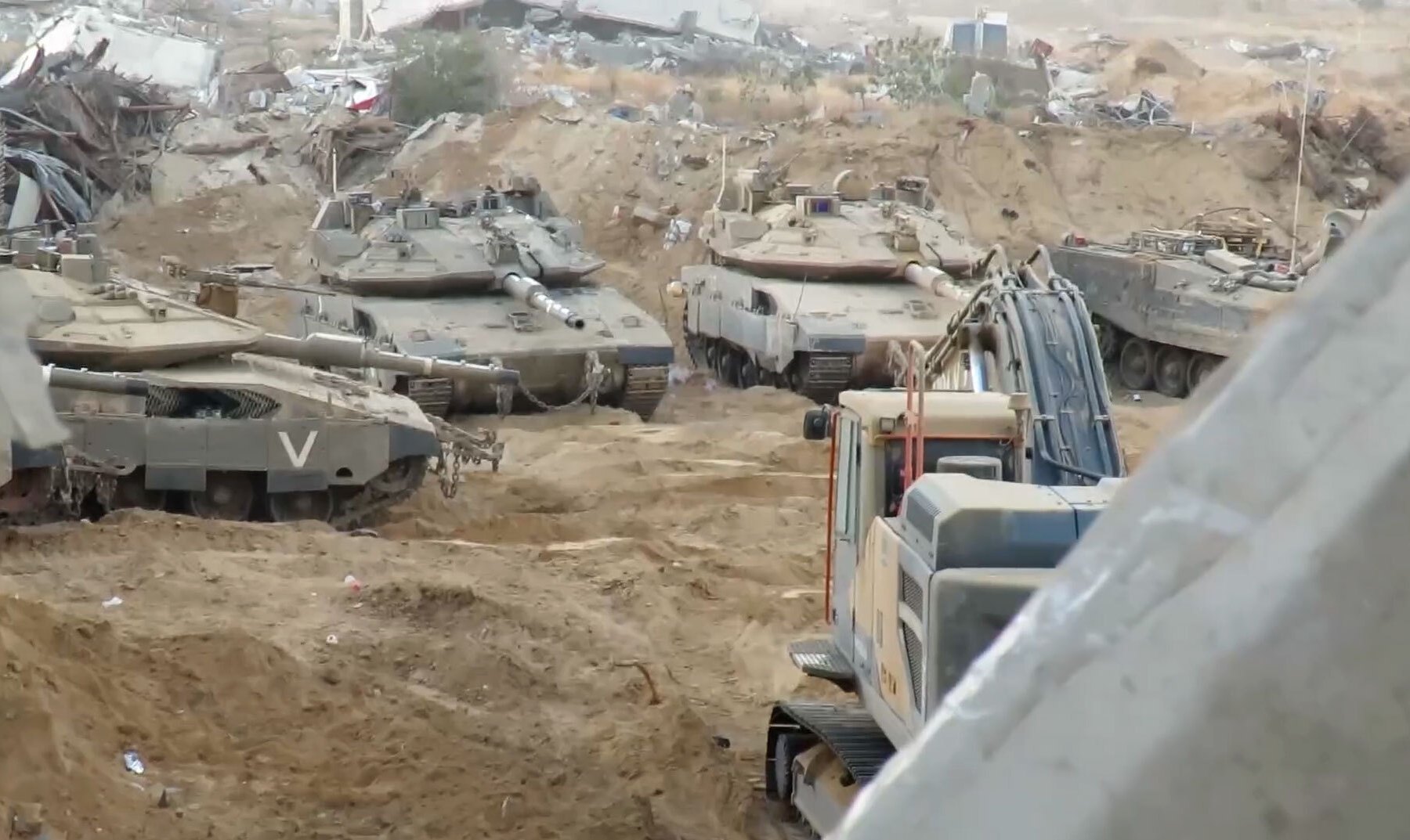 القسام تكشف تكتيك “عواء الذئب” في عملية “حجارة داود” بخان يونس