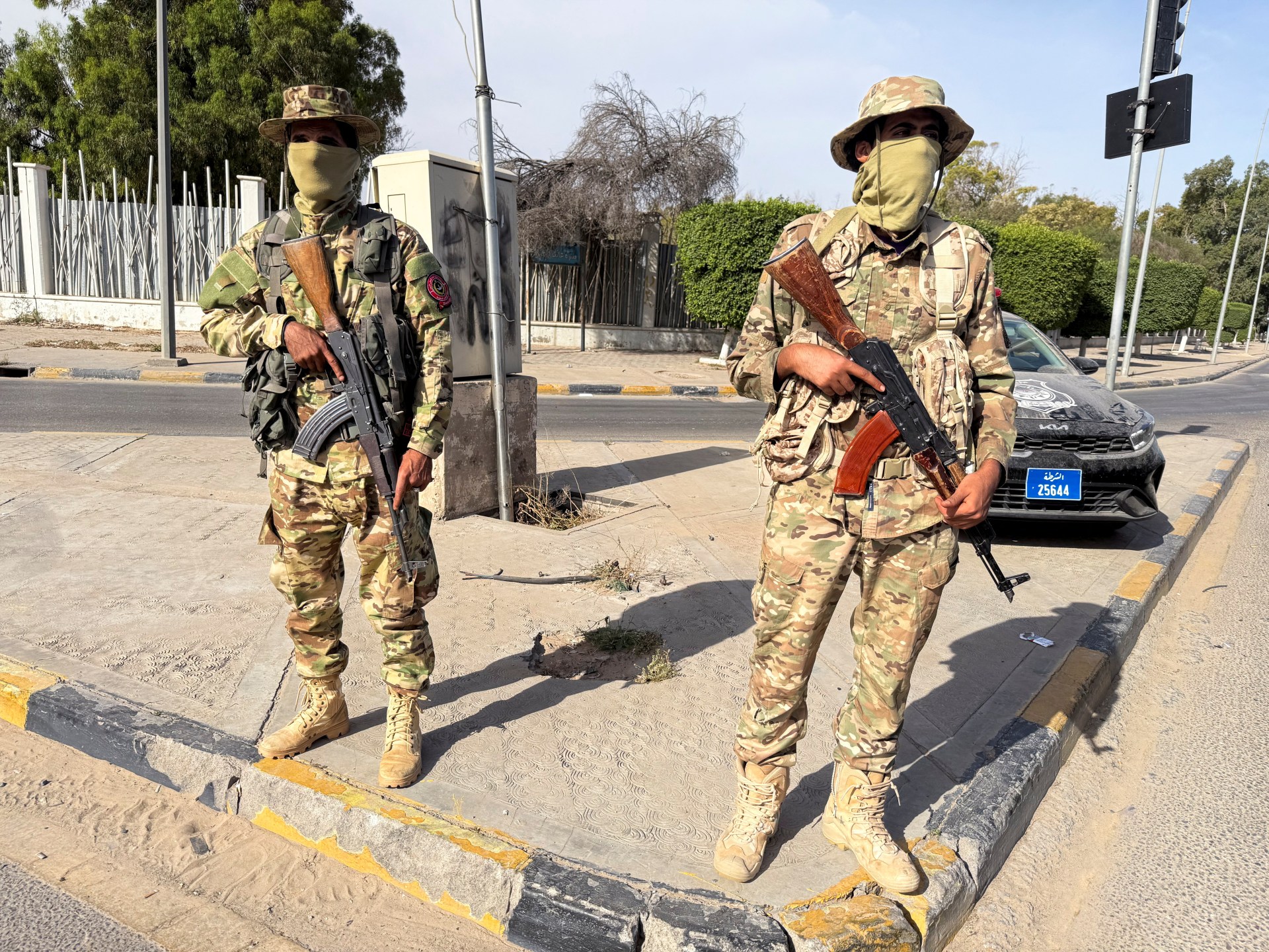 عودة الحياة إلى طرابلس: استئناف الرحلات الجوية في معيتيقة بعد الهدوء الحذر