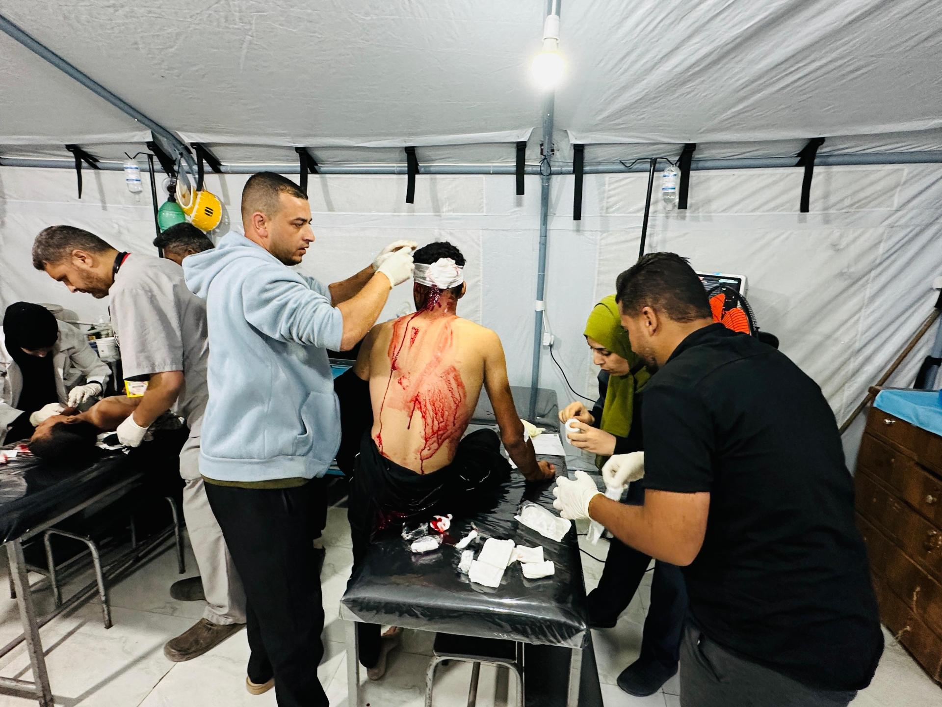 مجزرة المساعدات في رفح: قصف إسرائيلي متواصل يستهدف مراكز الإغاثة ويوقع عشرات الشهداء والجرحى