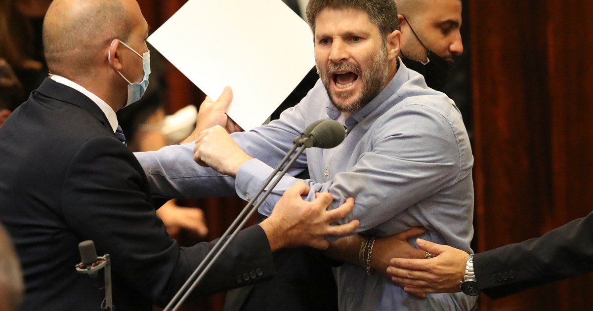 سموتريتش يهدد بتصعيد الضفة الغربية: اقتحامات وهدم للمنازل وتصاعد التوتر