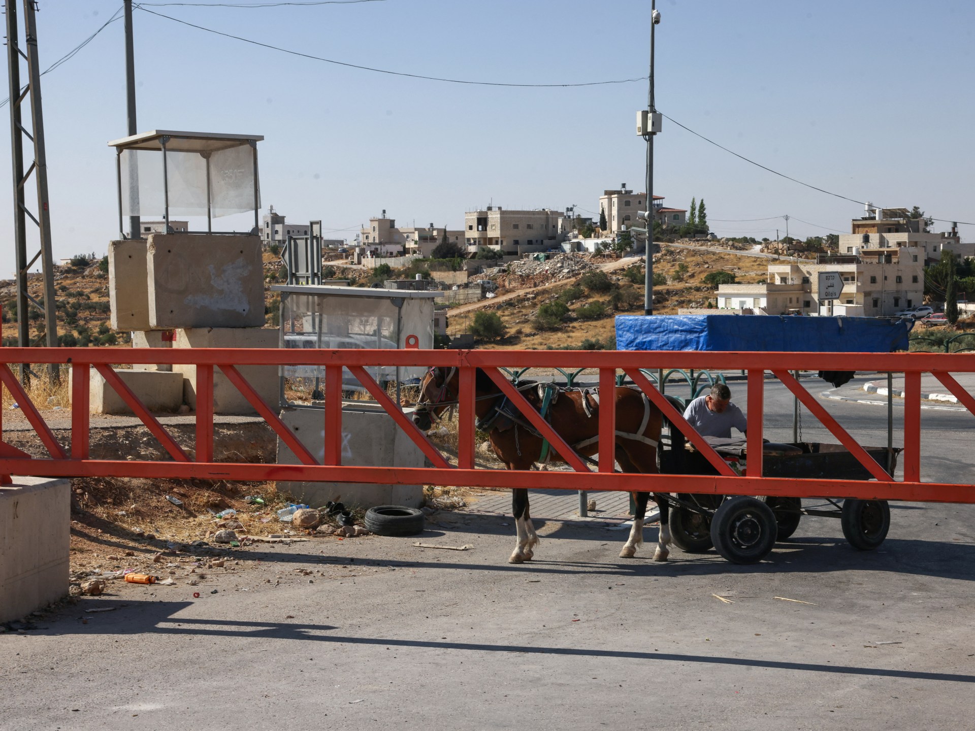 الاحتلال يغلق الضفة لليوم الثاني وإصابة فلسطينييْن بقباطية وطولكرم
