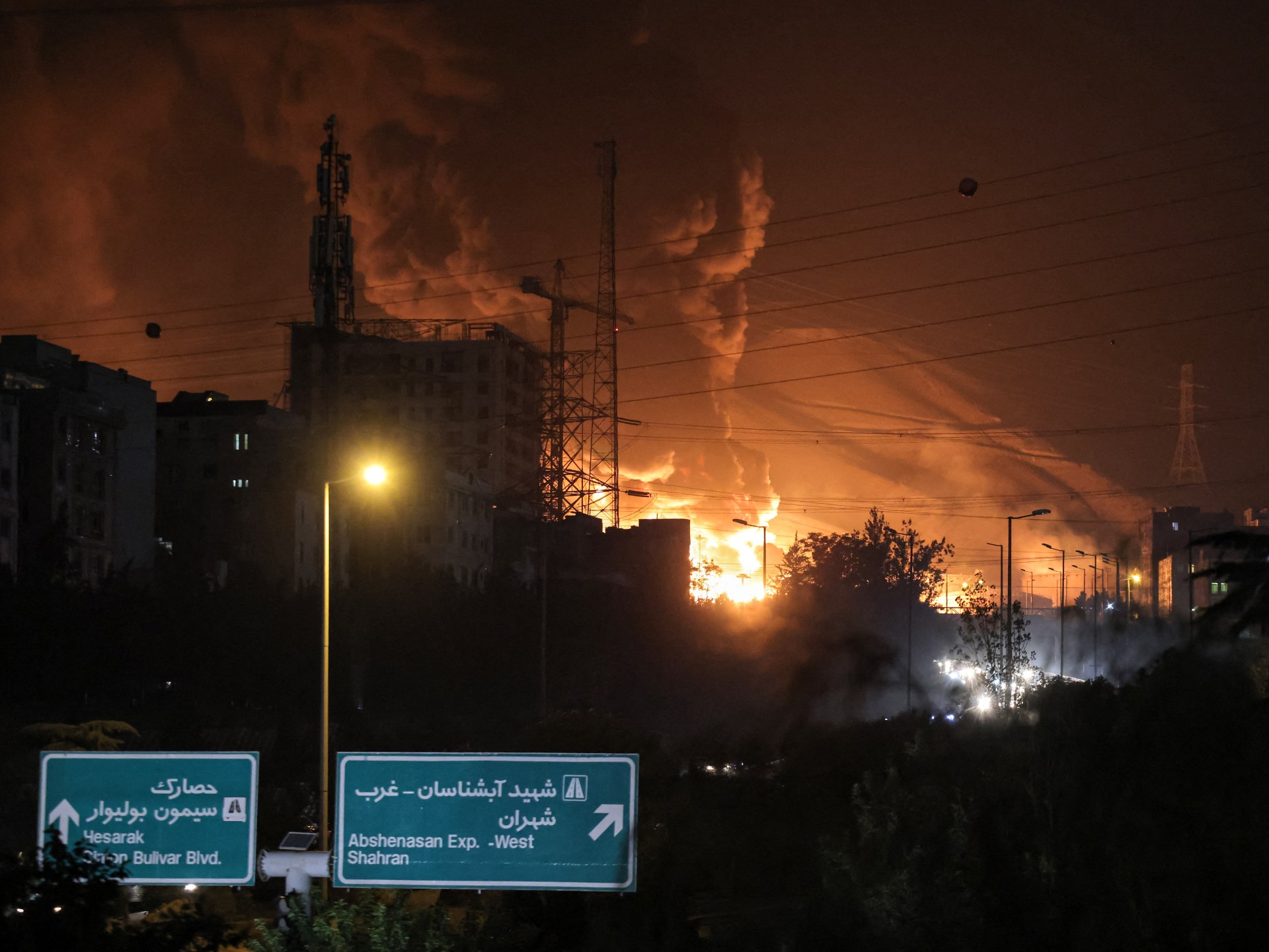 واشنطن غير معنية بانخراط عسكري مباشر وتدعو الأميركيين إلى مغادرة إيران