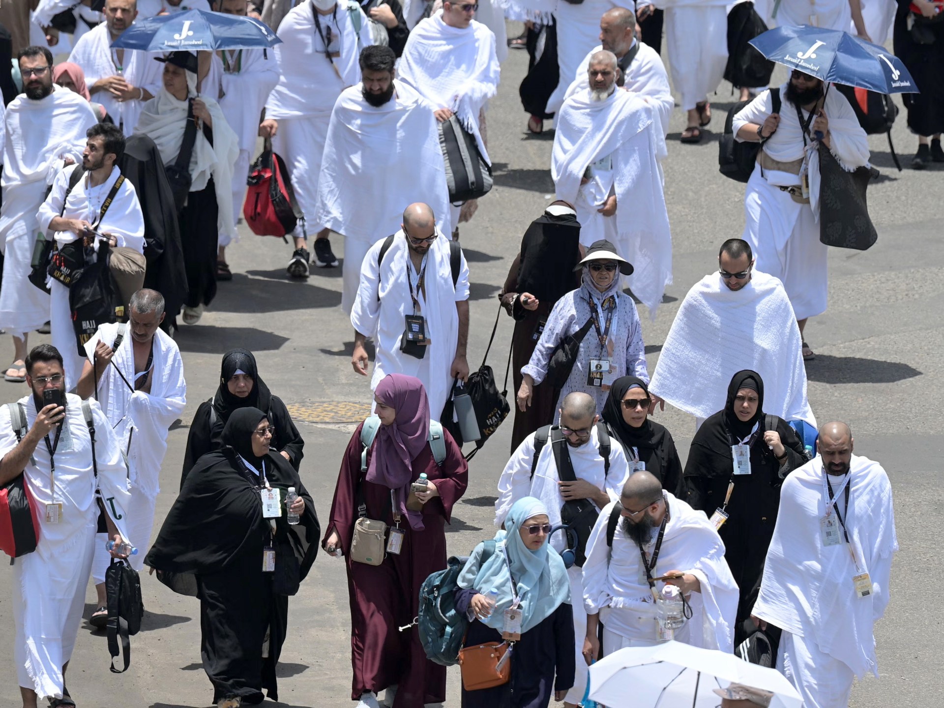 حجاج بيت الله يستعدون للوقوف بعرفة