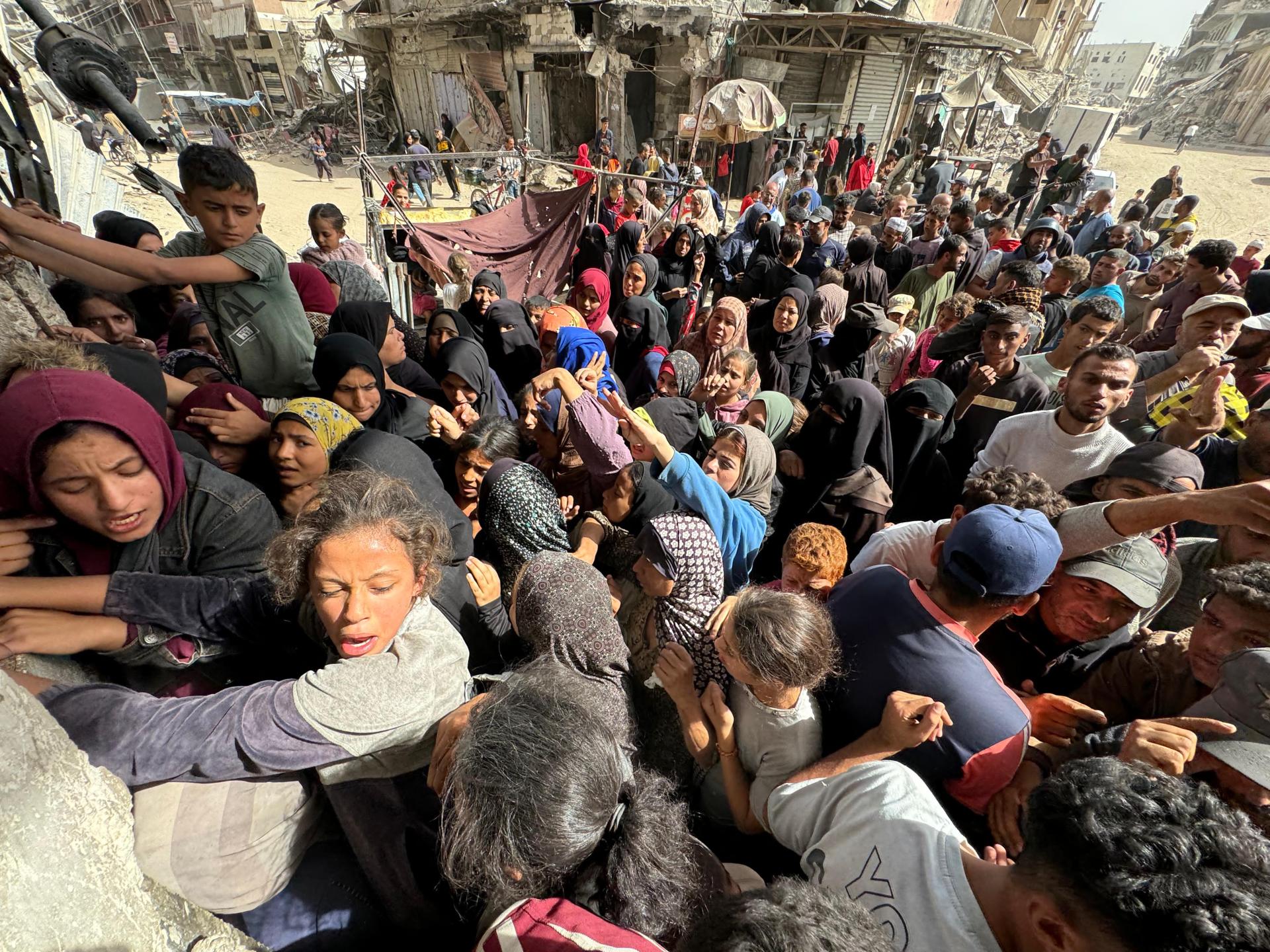 لازاريني يدق ناقوس الخطر بشأن المجاعة بغزة والمطبخ العالمي تستأنف نشاطها