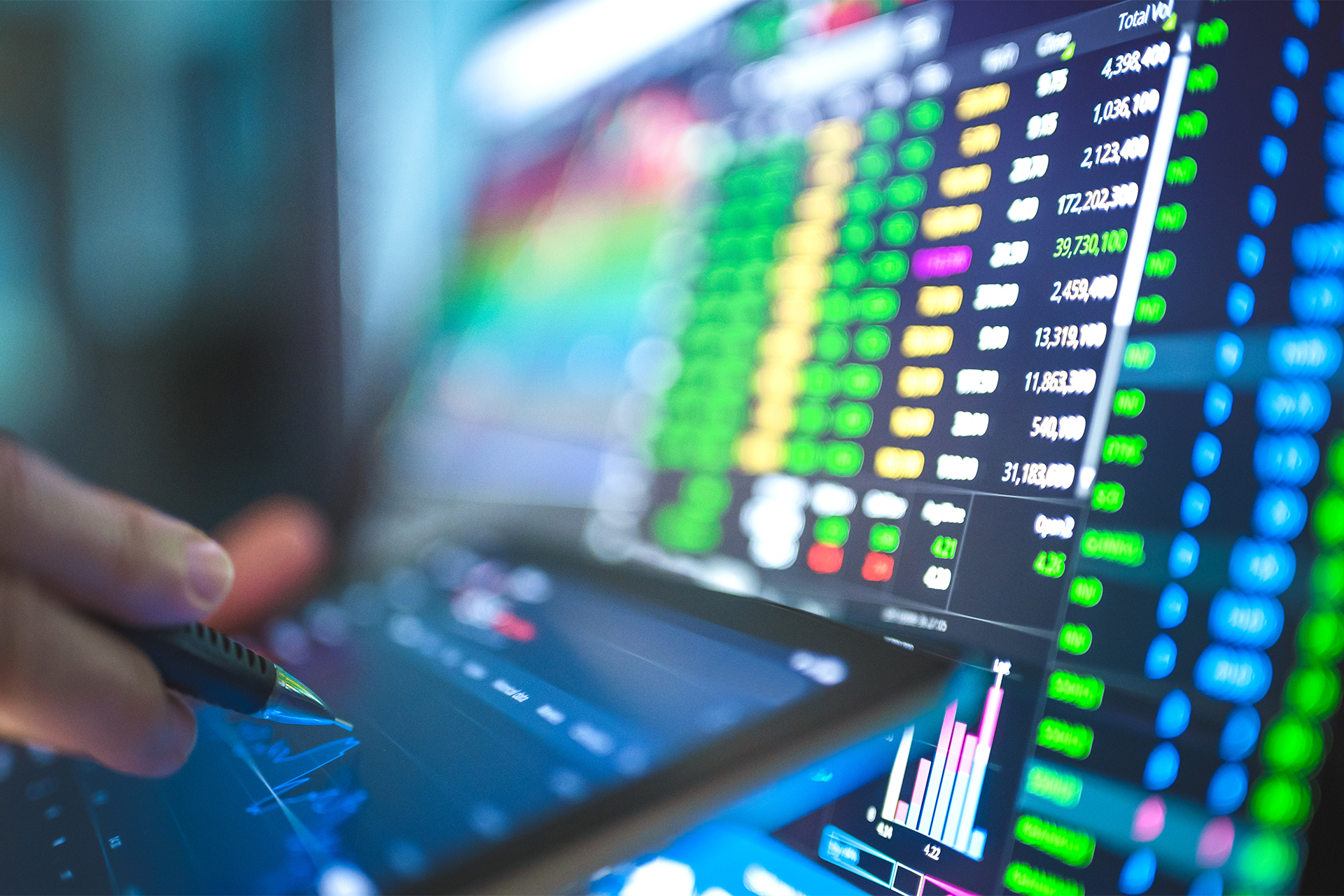 حصاد الأسواق العالمية 2025: رحلة بين الأرباح الخاطفة والتقلبات العنيفة