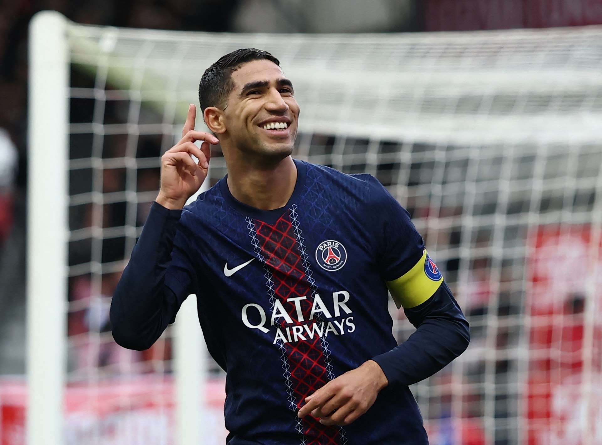 إنجاز تاريخي لأشرف حكيمي: النجم العربي الوحيد في تشكيلة الأفضل عالمياً لعام 2025