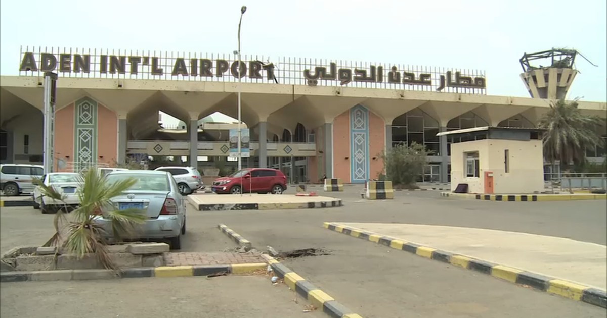 أزمة مطار عدن الدولي: صراع الصلاحيات بين الحكومة والانتقالي والمخاوف الإنسانية تتصدر المشهد