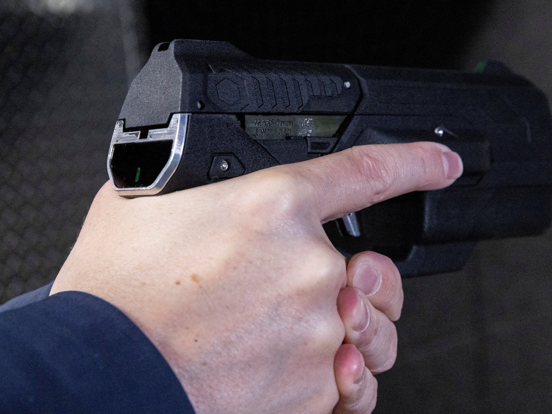 لماذا يفكر بعض الأميركيين في مغادرة بلادهم؟ كاتبة أميركية تجيب