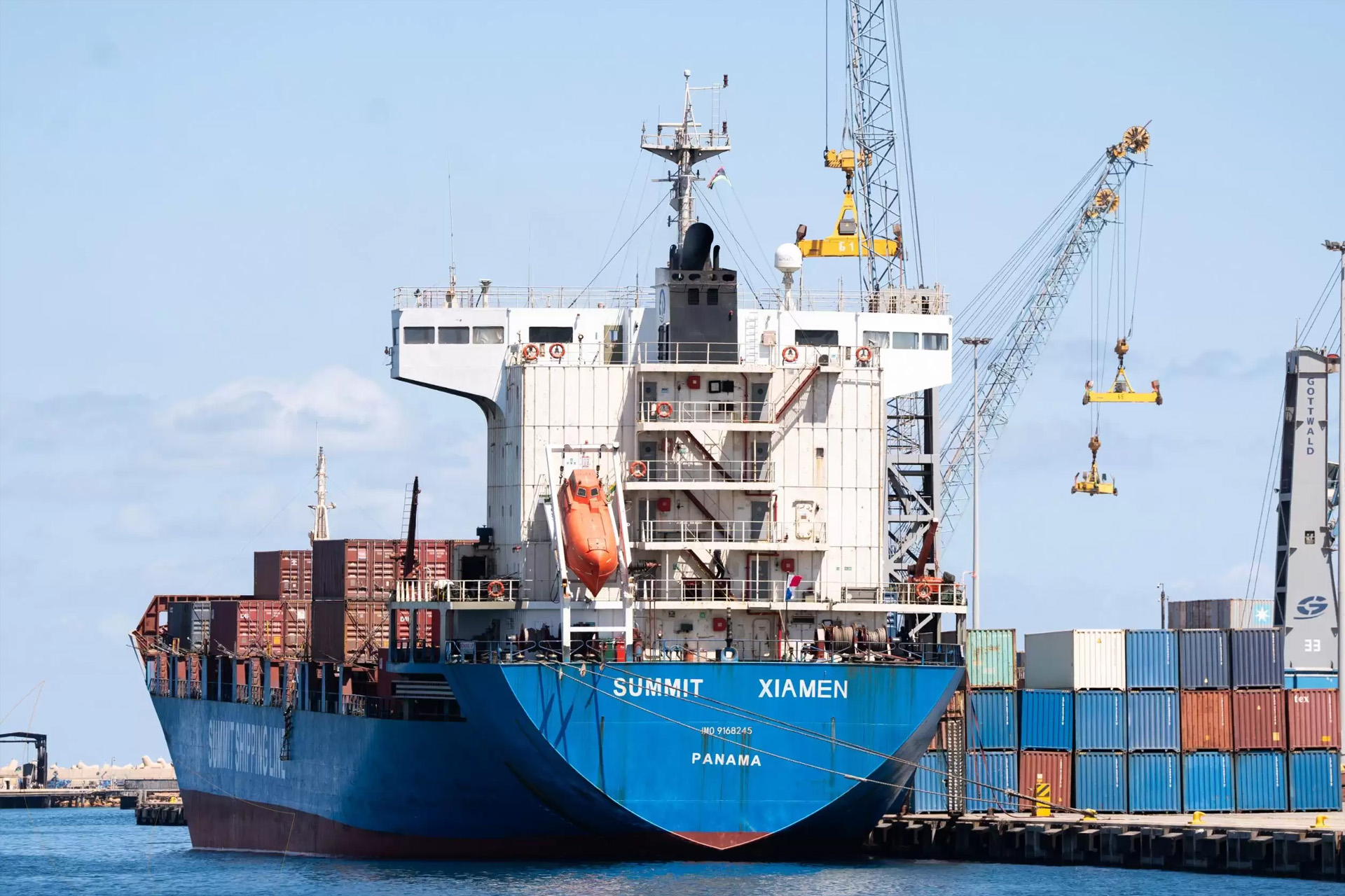 ميناء المنطقة الحرة بمصراتة