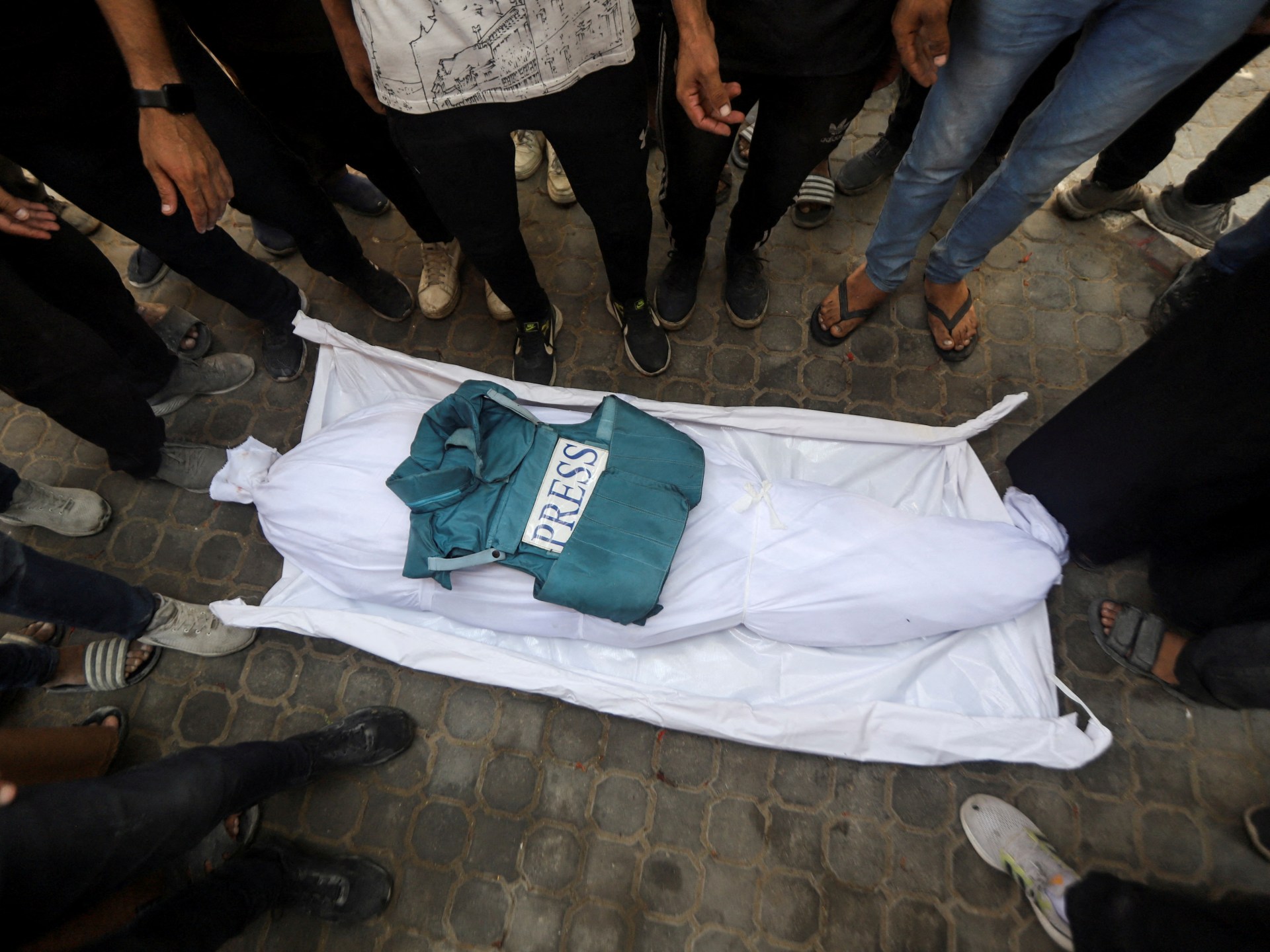 عام دموي للصحافة: مقتل 128 صحفياً في 2025 والشرق الأوسط في قلب العاصفة