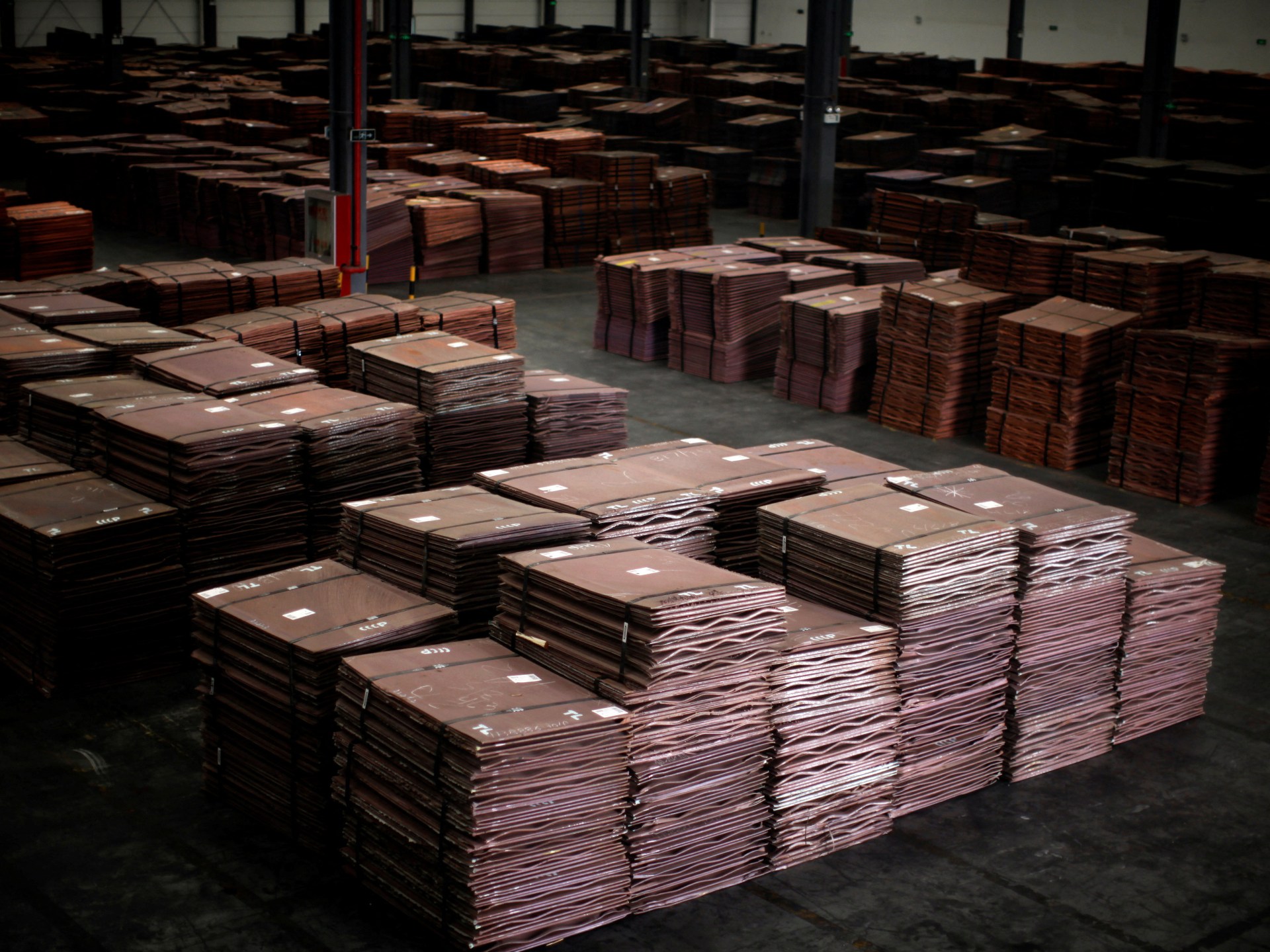 العالم يحتاج نحاسًا أكثر.. فهل تكفي الإمدادات الحالية؟