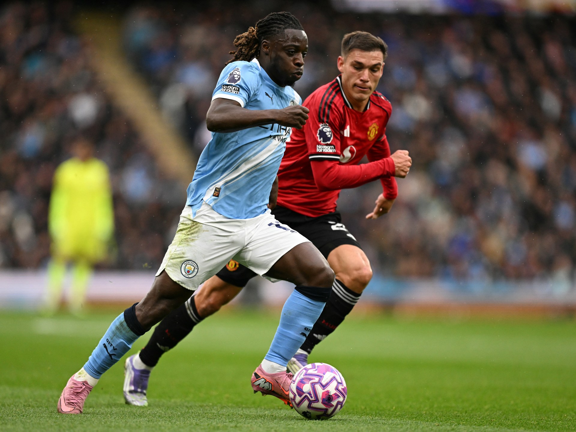 ديربي مانشستر يشعل الدوري الإنجليزي: الموعد، التشكيل المتوقع، وكل ما تريد معرفته عن صدام يونايتد والسيتي