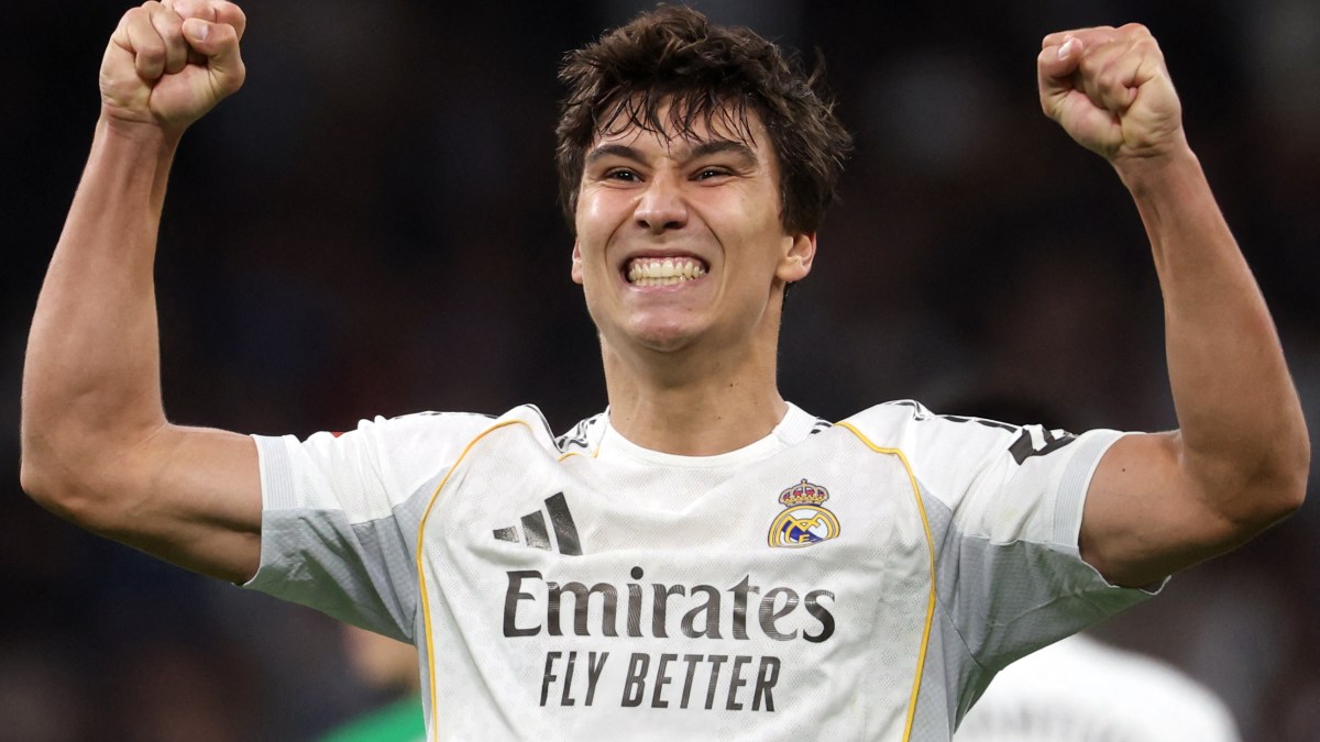 أبناء “لا فابريكا” يكتسحون بيتيس: ريال مدريد يستعيد أمجاد 1989 برقم قياسي مذهل