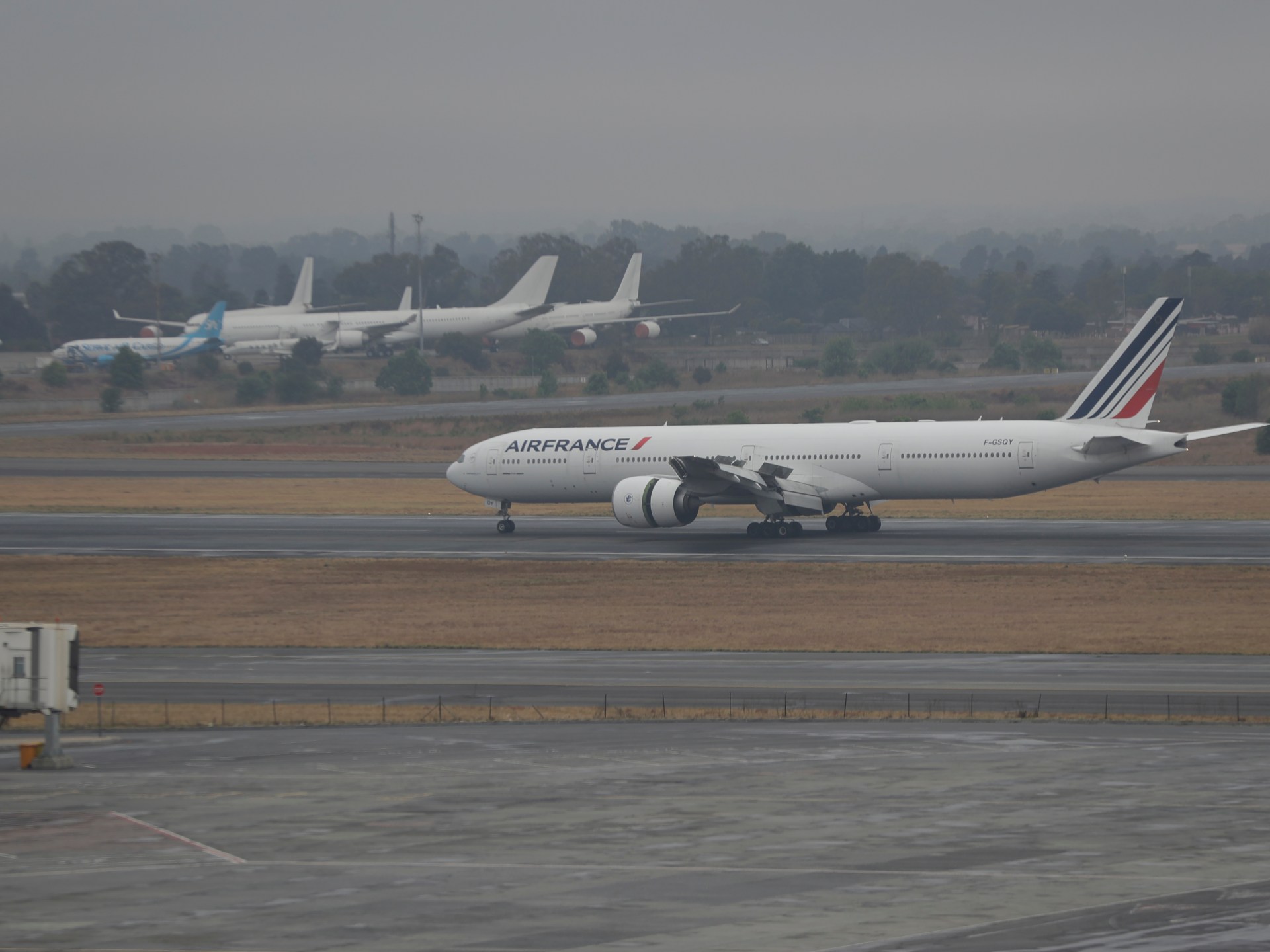 صدمة في أفريقيا الوسطى: إير فرانس تلغي رحلاتها المباشرة إلى بانغي.. ما الأسباب؟