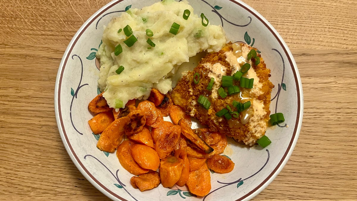 مجموعات الوجبات الجاهزة: كيف تحولت من مبتدئة إلى مراجعة محترفة في CNET؟