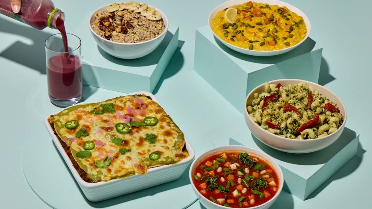 أفضل خدمات توصيل الوجبات النباتية (Vegan) لعام 2026: مراجعة شاملة بناءً على تجربة واقعية