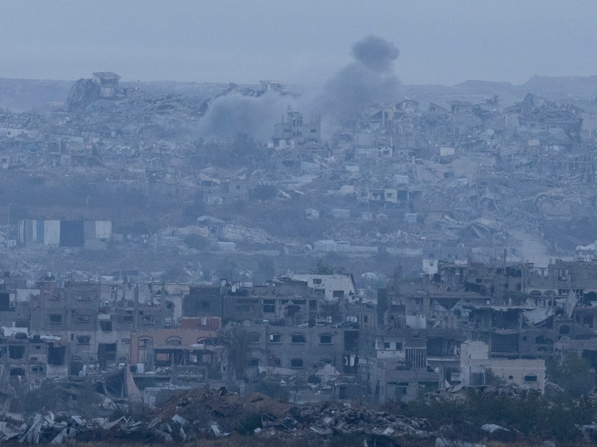 تصعيد دامٍ.. خروقات وقف إطلاق النار في غزة تلاحق المدنيين وتنسف المربعات السكنية