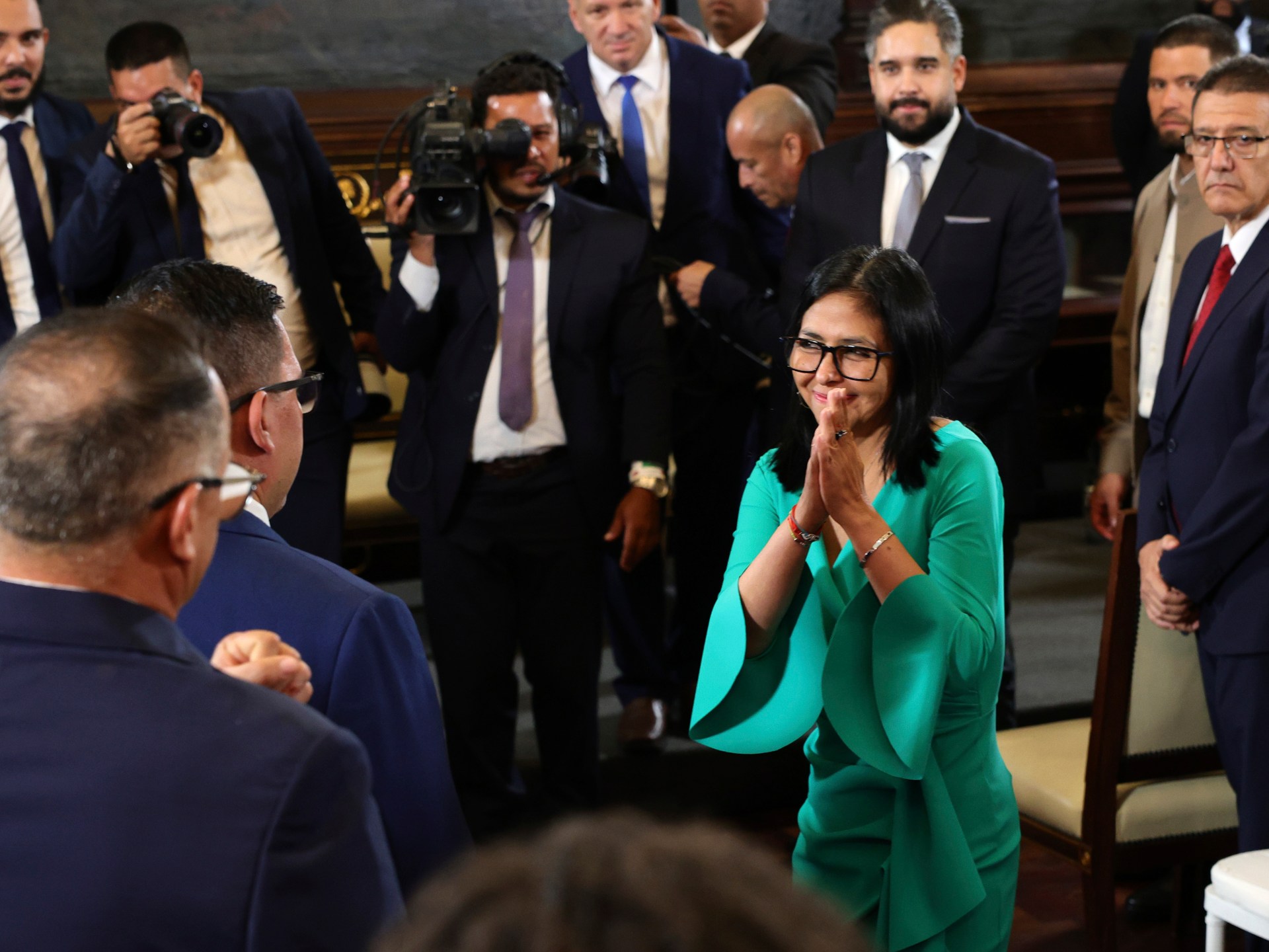 فنزويلا مباشر ..موعد جديد لاستئناف محاكمة مادورو ونائبته تؤدي اليمين الدستورية