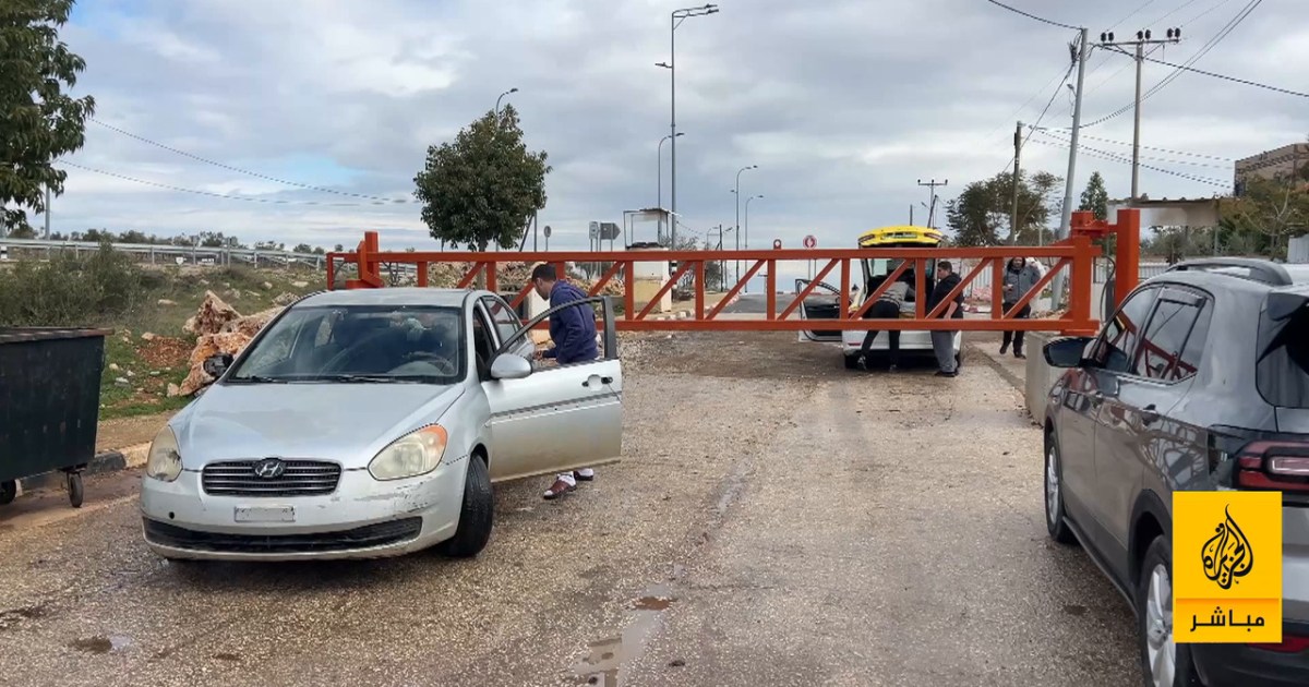 بلدة قصرة.. كيف حولت بوابة حديدية حياة آلاف الفلسطينيين إلى سجن كبير؟