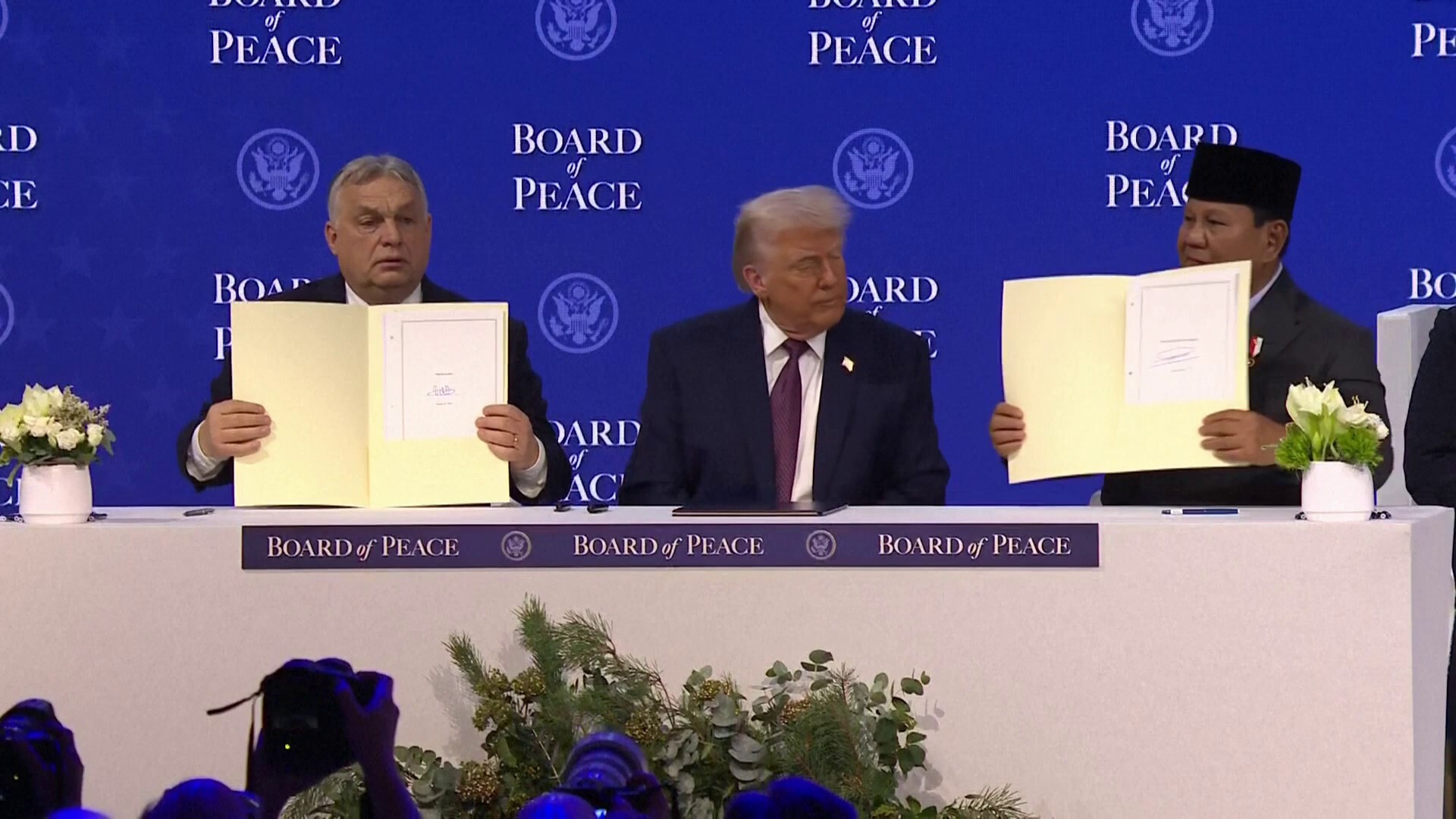 مجلس السلام لغزة: مشروع ترامب المثير للجدل لإعادة الإعمار.. هل يكون بديلاً للأمم المتحدة؟