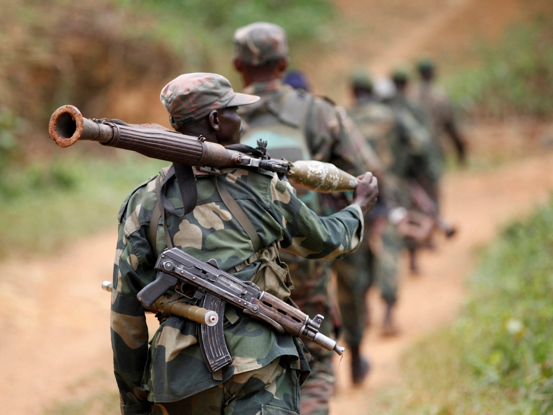 تصعيد دموي في شرق الكونغو: مقتل 15 شخصاً في هجوم منسق لـ “القوات الديمقراطية المتحالفة”