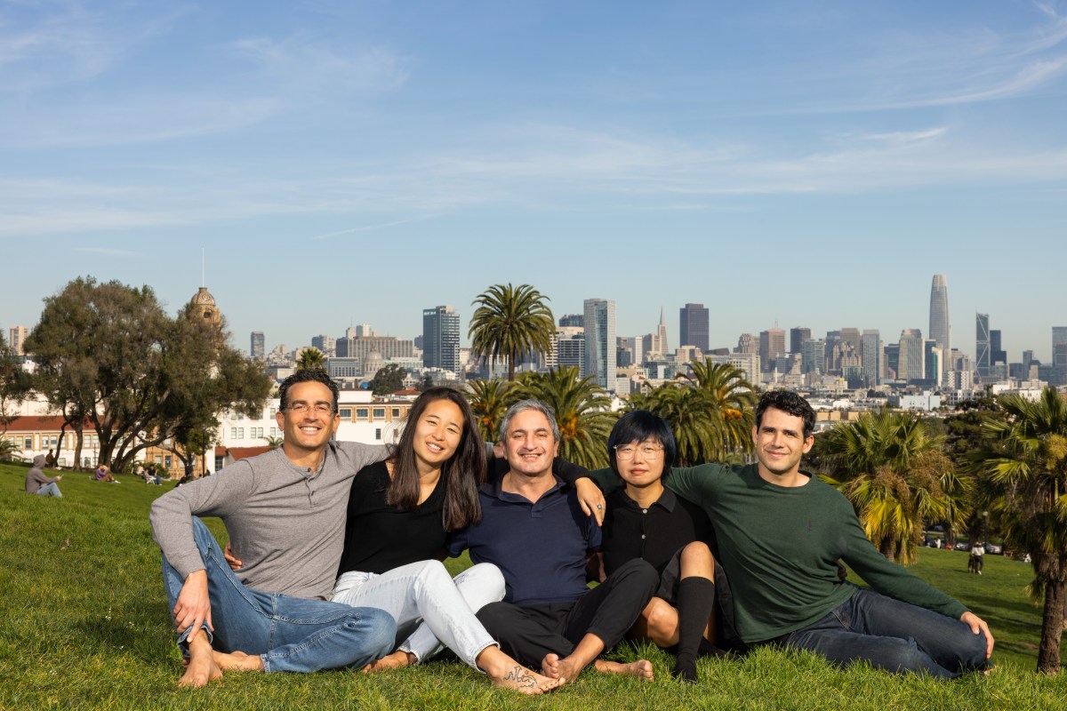 “Humans&”: شركة ناشئة من نخبة “وادي السيليكون” تجمع 480 مليون دولار لتطوير ذكاء اصطناعي “اجتماعي”