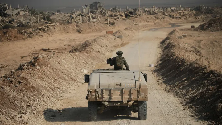 تقارير عبرية: الأقمار الصناعية تكشف توسيع ‘الخط الأصفر’ وتدمير أحياء سكنية في قطاع غزة