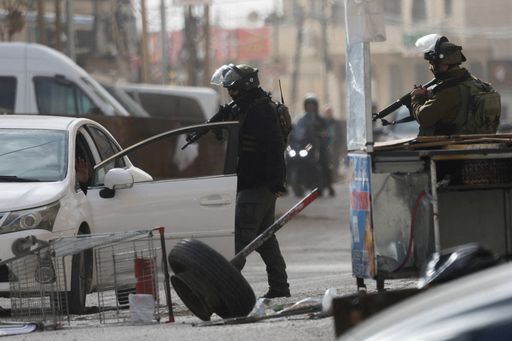 تصعيد ميداني: الاحتلال يعتقل 89 فلسطينياً في الضفة الغربية ويشدد حصاره على بلدة حزما