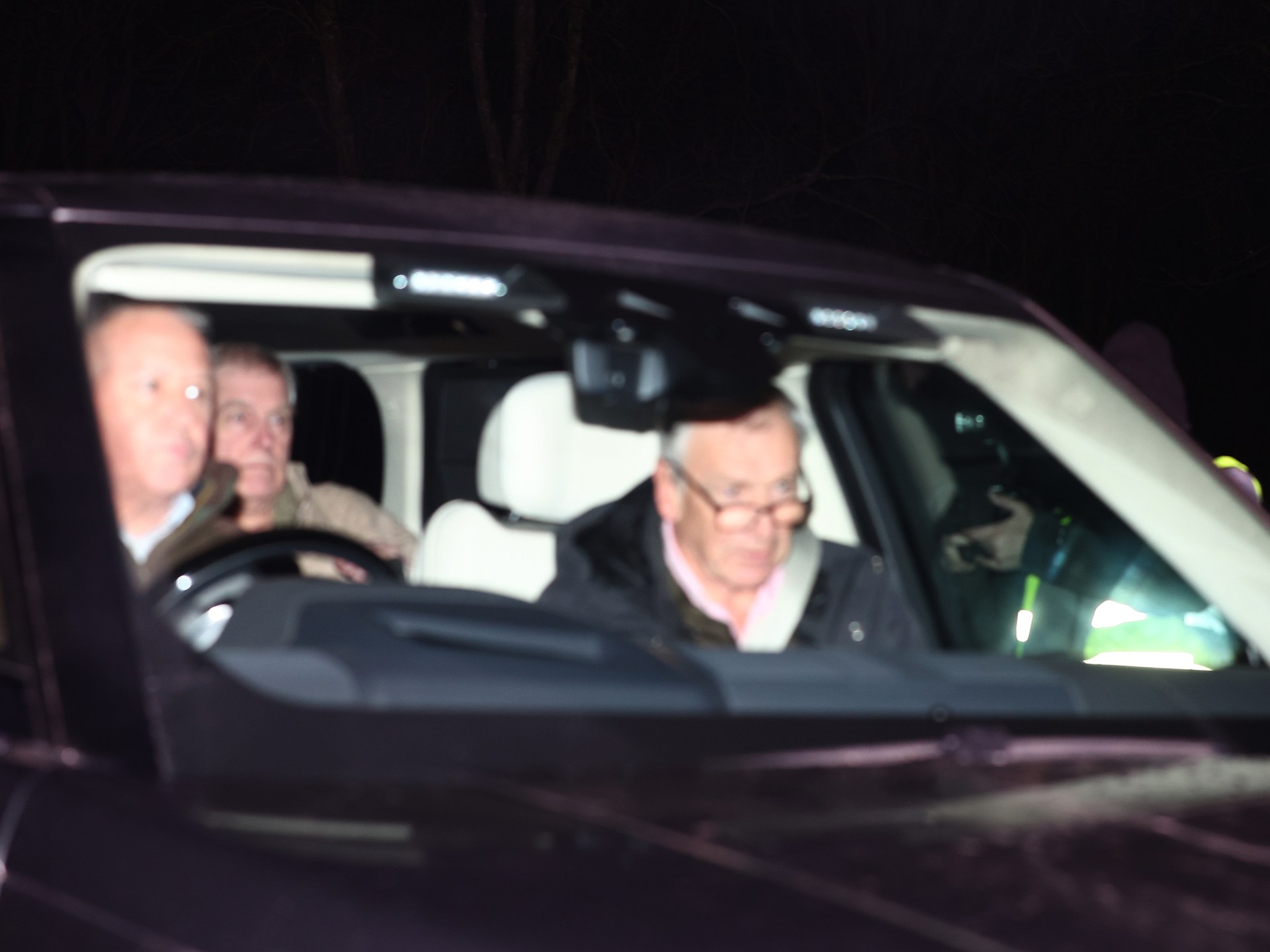 زلزال في القصر الملكي.. القصة الكاملة وراء اعتقال الأمير أندرو وتطورات قضية إبستين