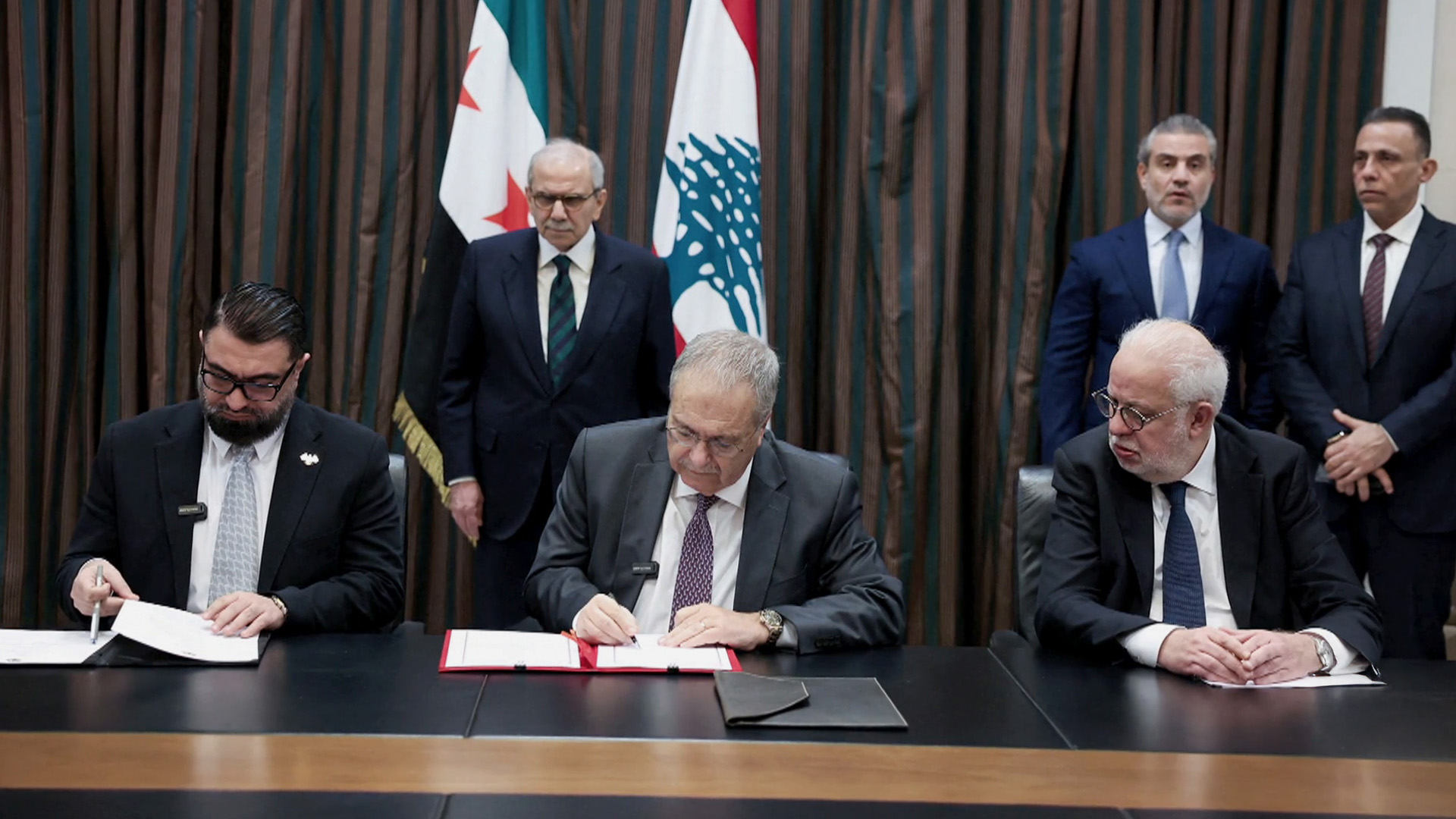 اتفاق نقل السجناء السوريين