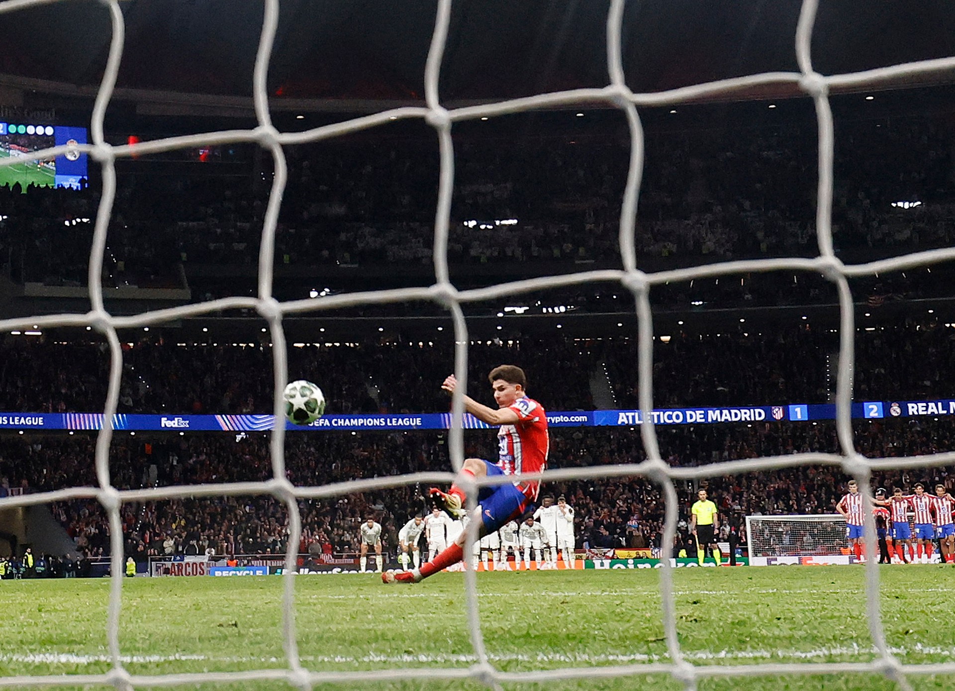 سابقة في الليغا.. شاهد كيف طُبق القانون الجديد لركلات الجزاء في مباراة بيلباو وإلتشي؟