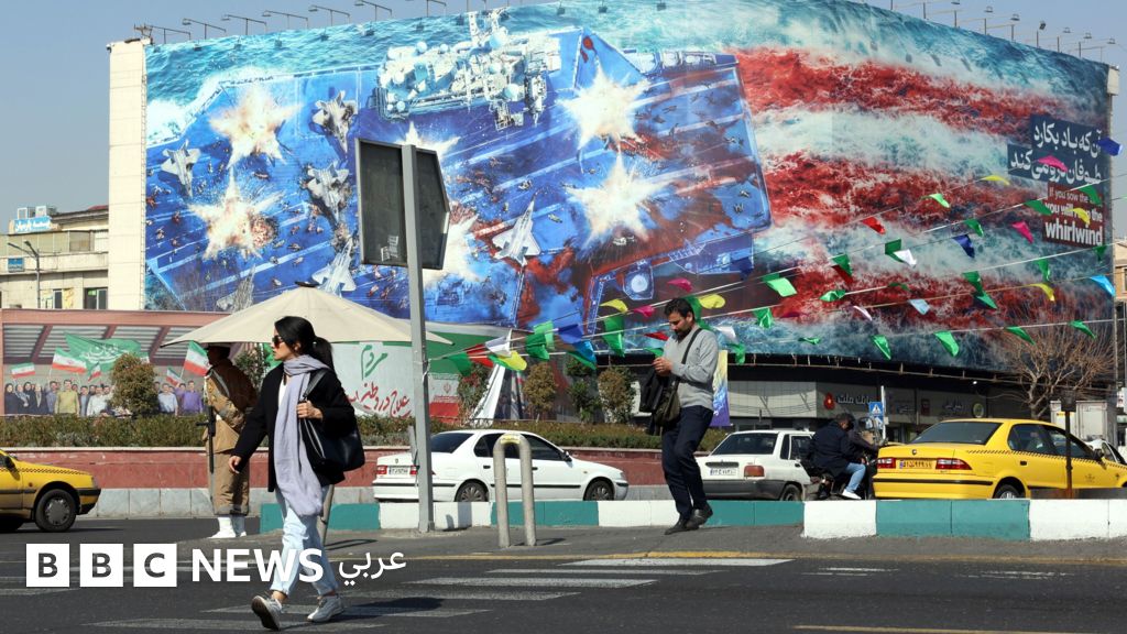 ترامب وإيران: تحذيرات بضربات عسكرية ومهلة نهائية لإبرام ‘اتفاق عادل’