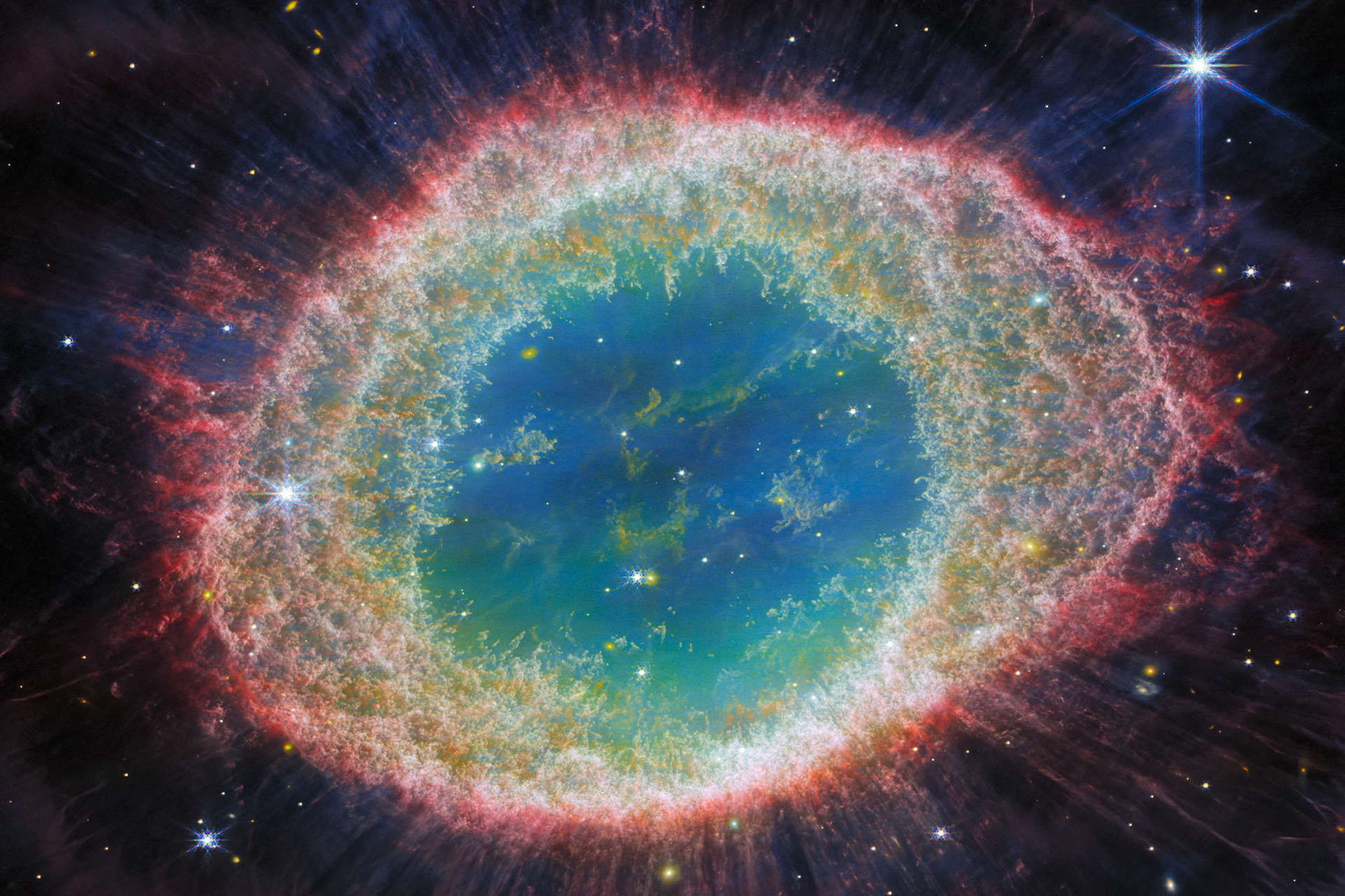 مستقبل شمسنا في لوحات كونية: اكتشف أشهر 5 سدم كوكبية تخطف الأنظار