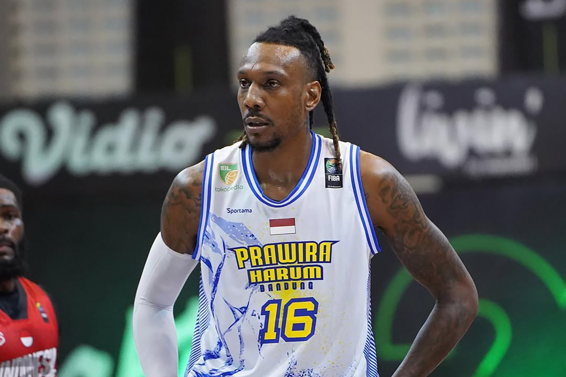 من الإعدام إلى السجن.. كيف نجا لاعب السلة الأمريكي غاريد شو من حبل المشنقة في إندونيسيا؟