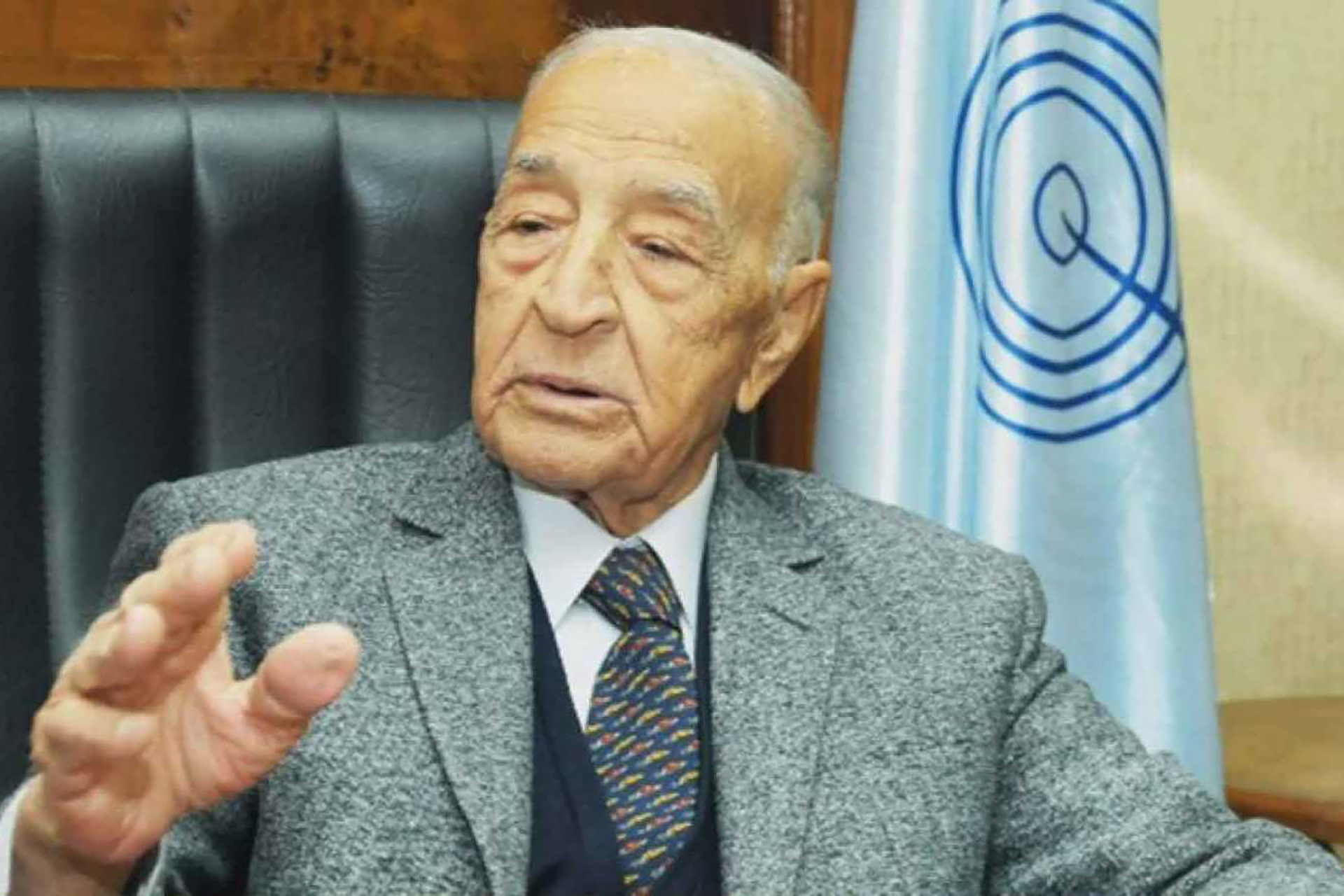 وداعاً شيخ الإذاعيين.. رحيل فهمي عمر صوت ثورة يوليو وأسطورة الإذاعة المصرية عن 98 عاماً