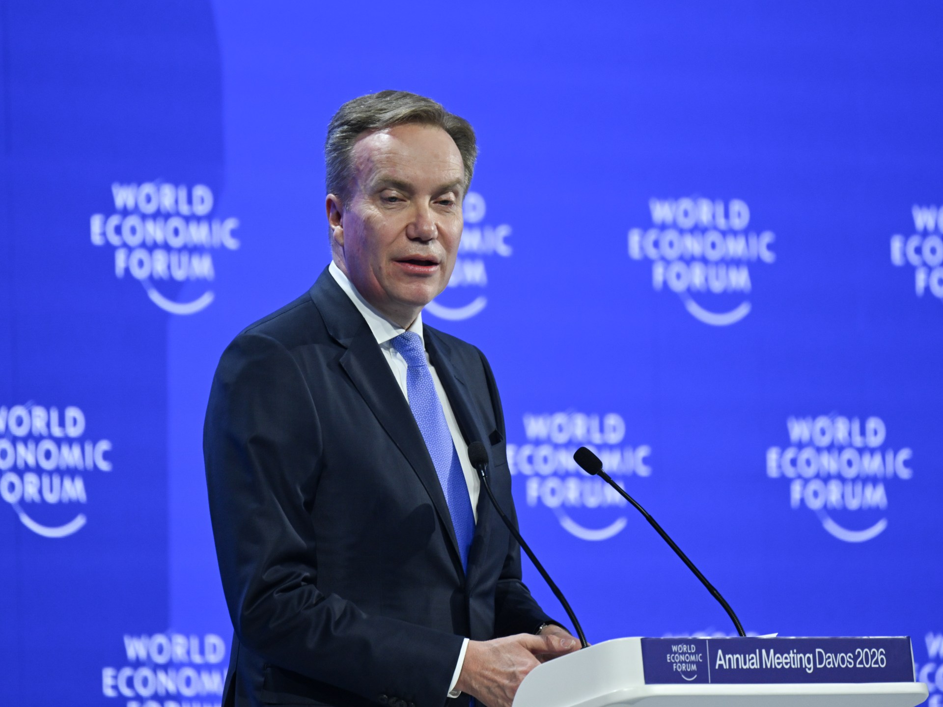 استقالة رئيس منتدى دافوس